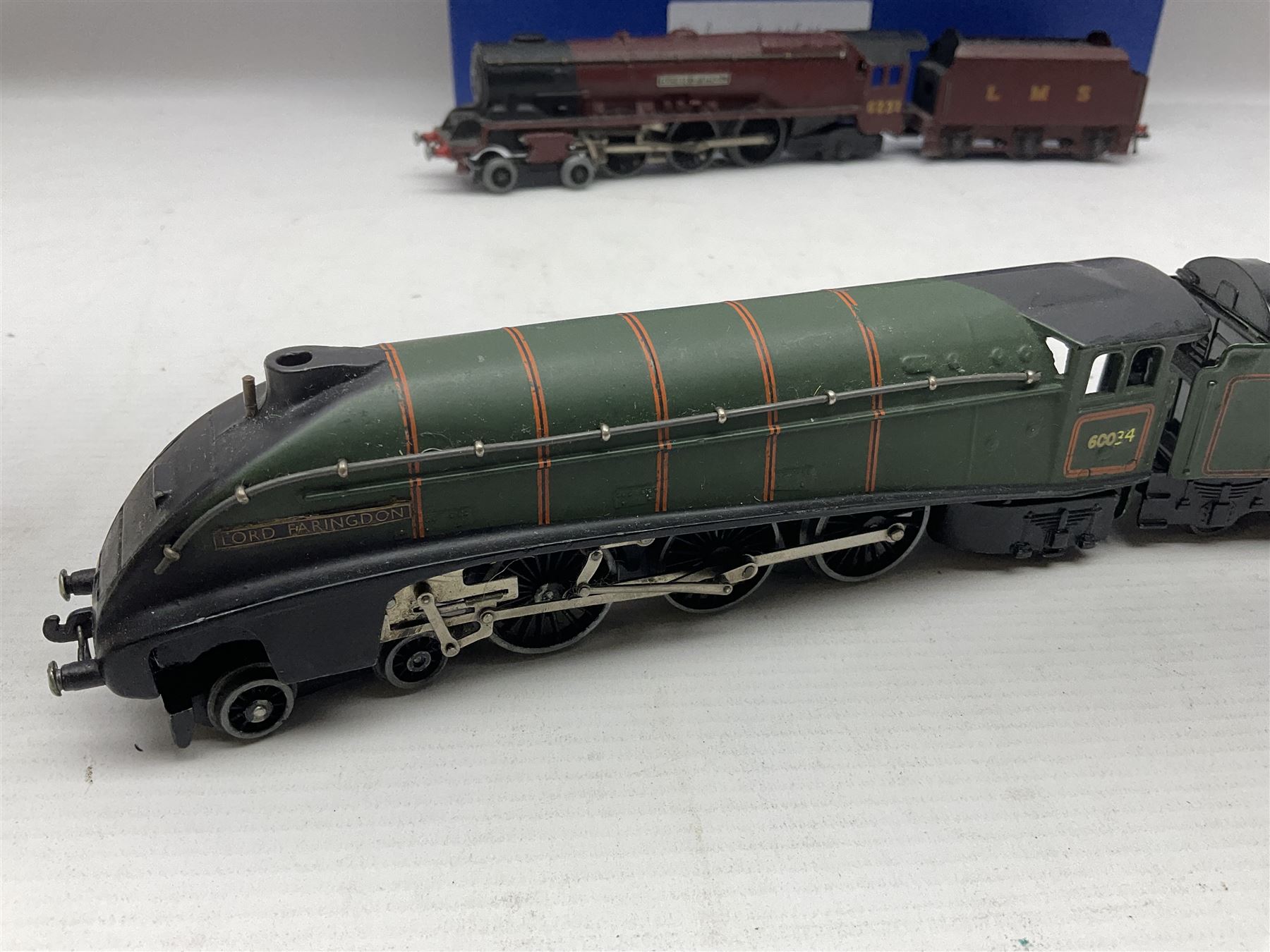 Hornby Dublo - 3-rail - EDL2 Duchess Class 4-6-2 locomotive 'Duchess of Atholl' No.6231 in LMS maroo - Image 7 of 14