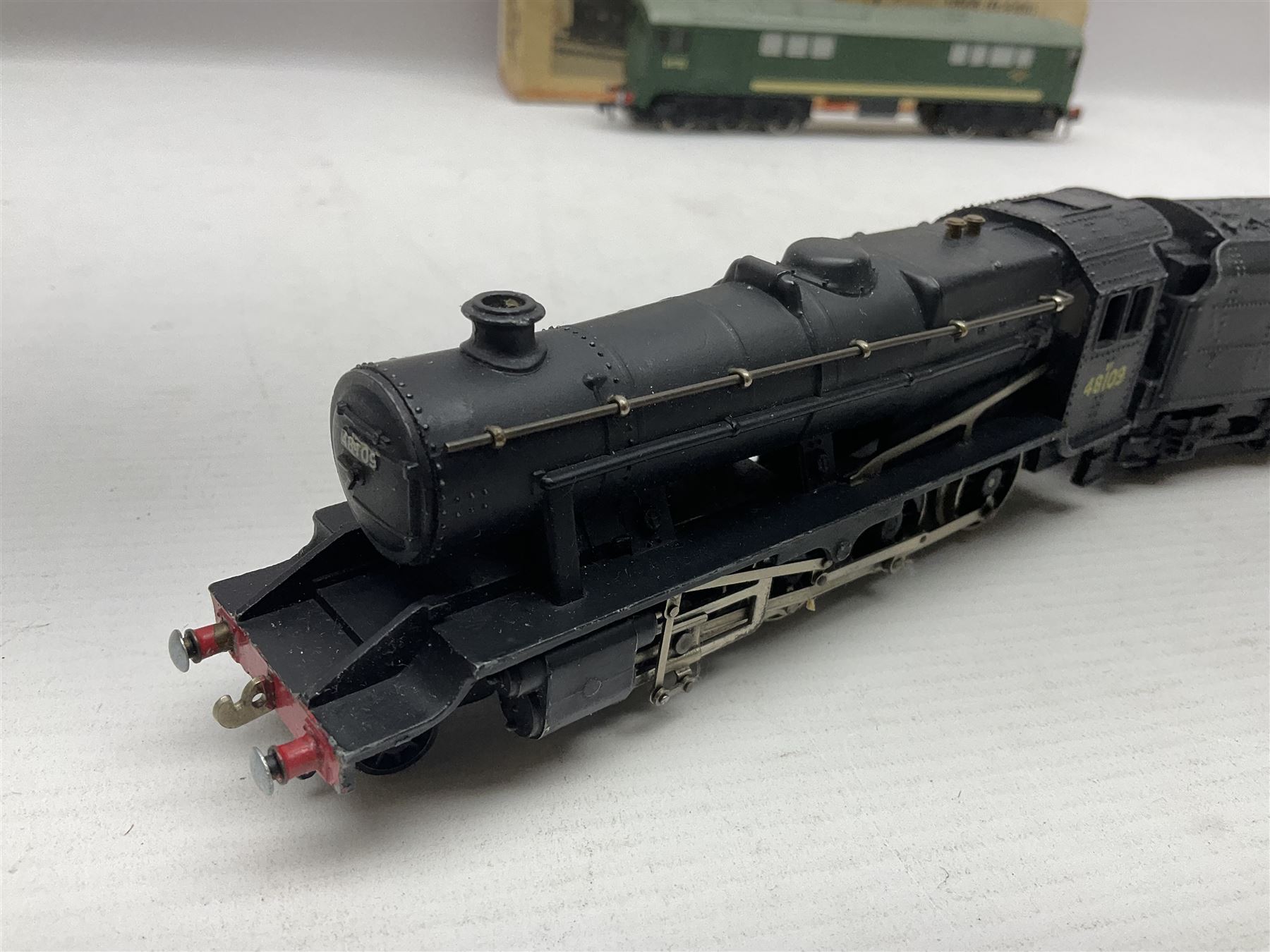 Hornby Dublo - 2-rail - Class 8F 2-8-0 locomotive No.48109 in BR black; Class R1 0-6-0 tank locomoti - Image 7 of 14