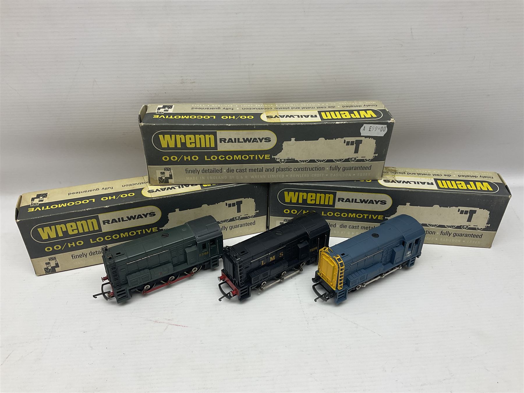 Wrenn '00' gauge - three Class 08 0-6-0 Diesel Shunting locomotives - No.7124 in LMS Black; No.D3464 - Image 3 of 15