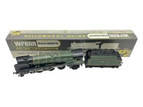 Wrenn '00' gauge - Rebuilt Bulleid Pacific 4-6-2 locomotive 'Eddystone' No.34028 in BR Green with ce