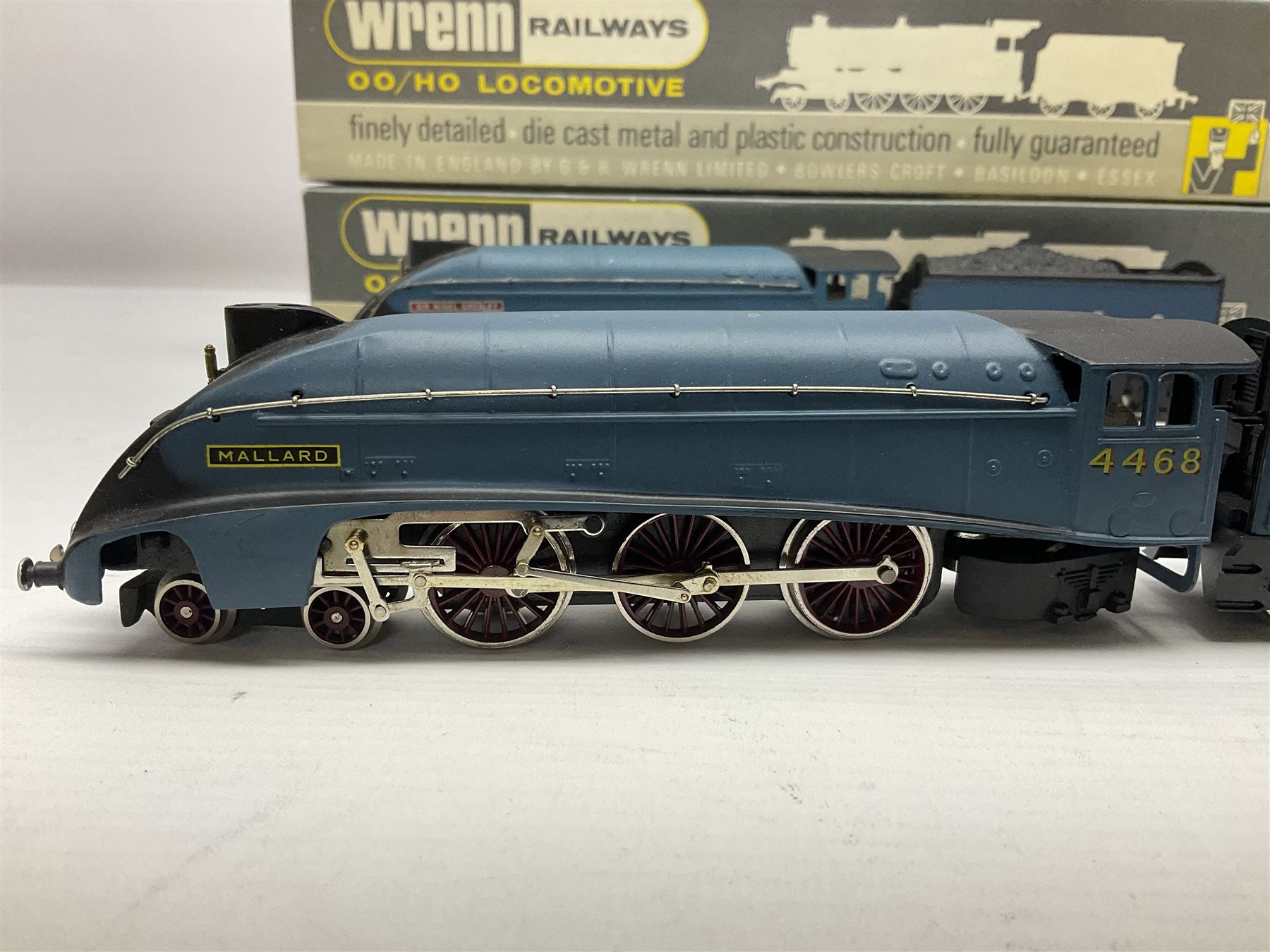 Wrenn '00' gauge - two Class A4 4-6-2 locomotives in LNER Garter Blue - 'Mallard' No.4468; and 'Sir - Image 4 of 14