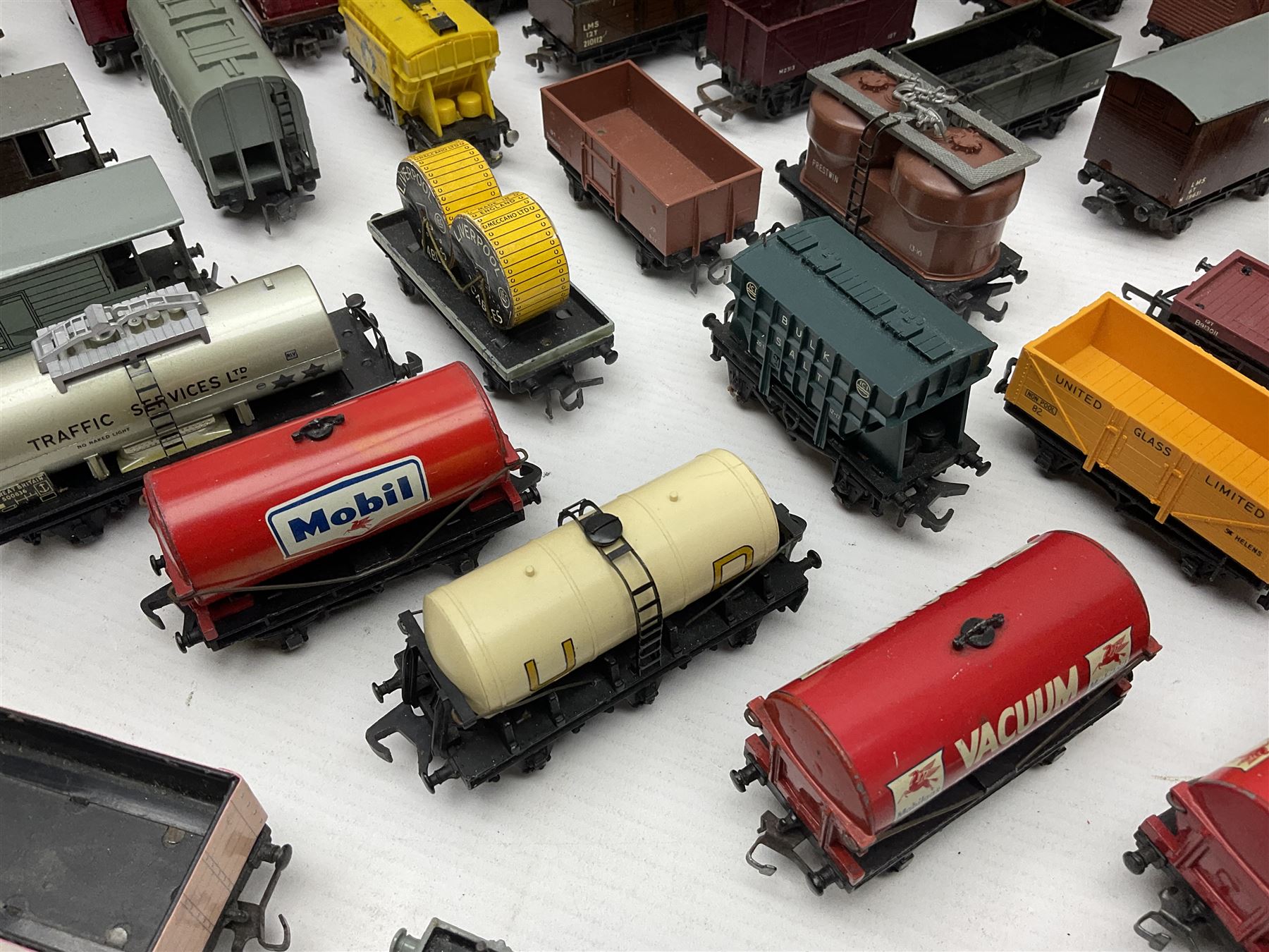 Hornby Dublo - forty-three goods wagons including nine tank wagons (Esso - Image 5 of 14