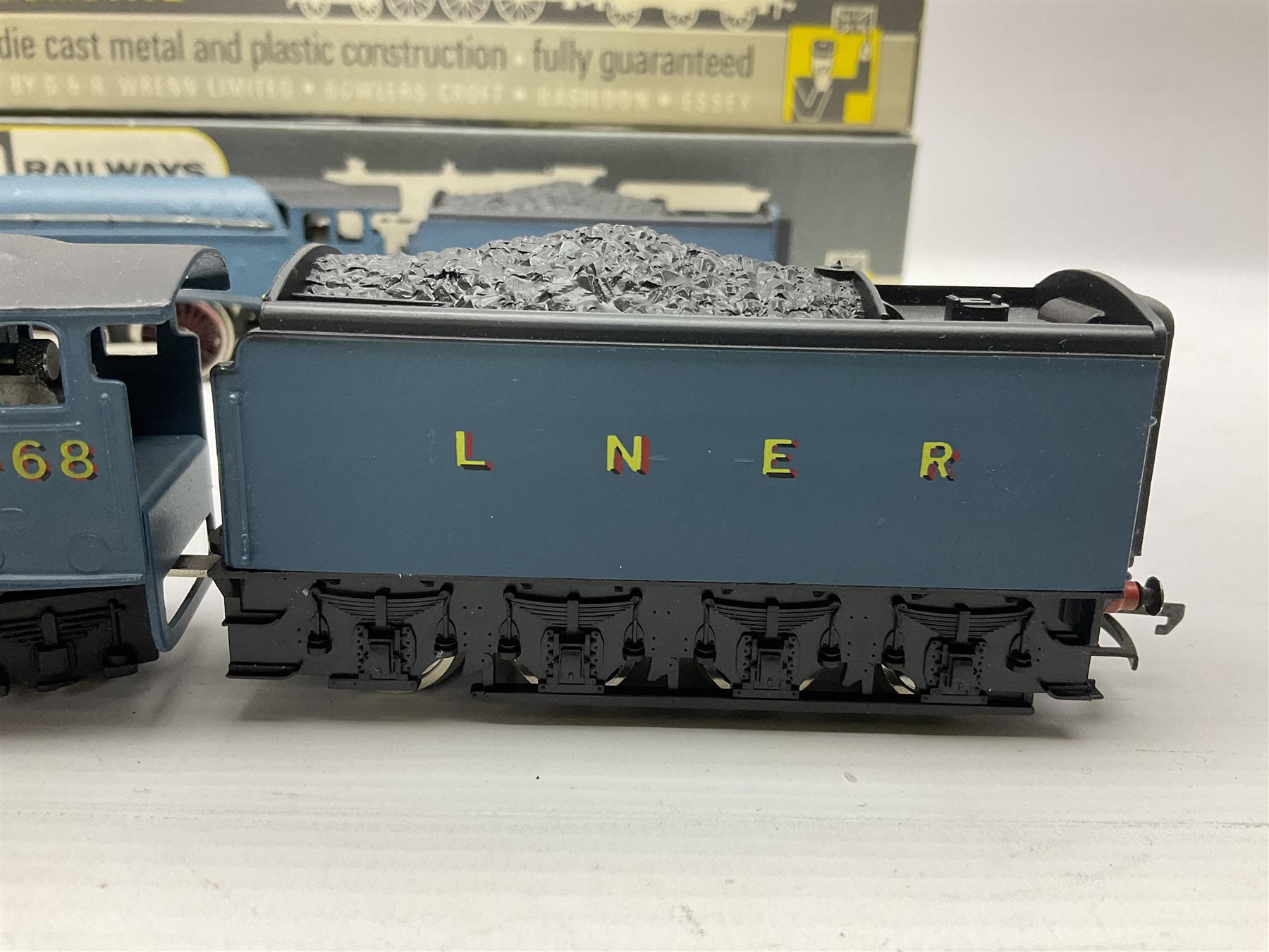 Wrenn '00' gauge - two Class A4 4-6-2 locomotives in LNER Garter Blue - 'Mallard' No.4468; and 'Sir - Image 7 of 14