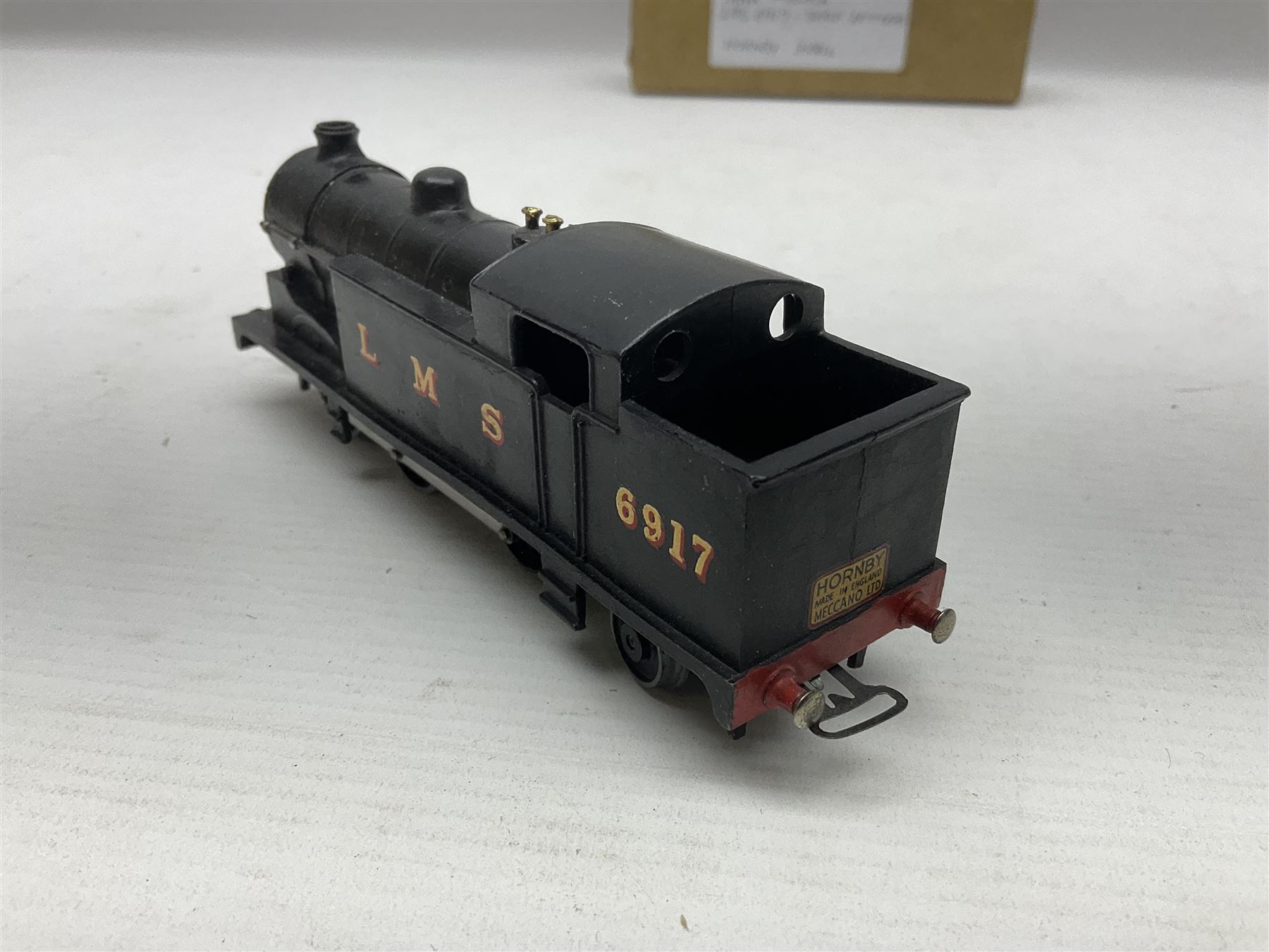 Hornby Dublo - 3-rail - Class N2 0-6-2 locomotive No.9596 in LNER green; and Class N2 0-6-2 tank lo - Image 10 of 12