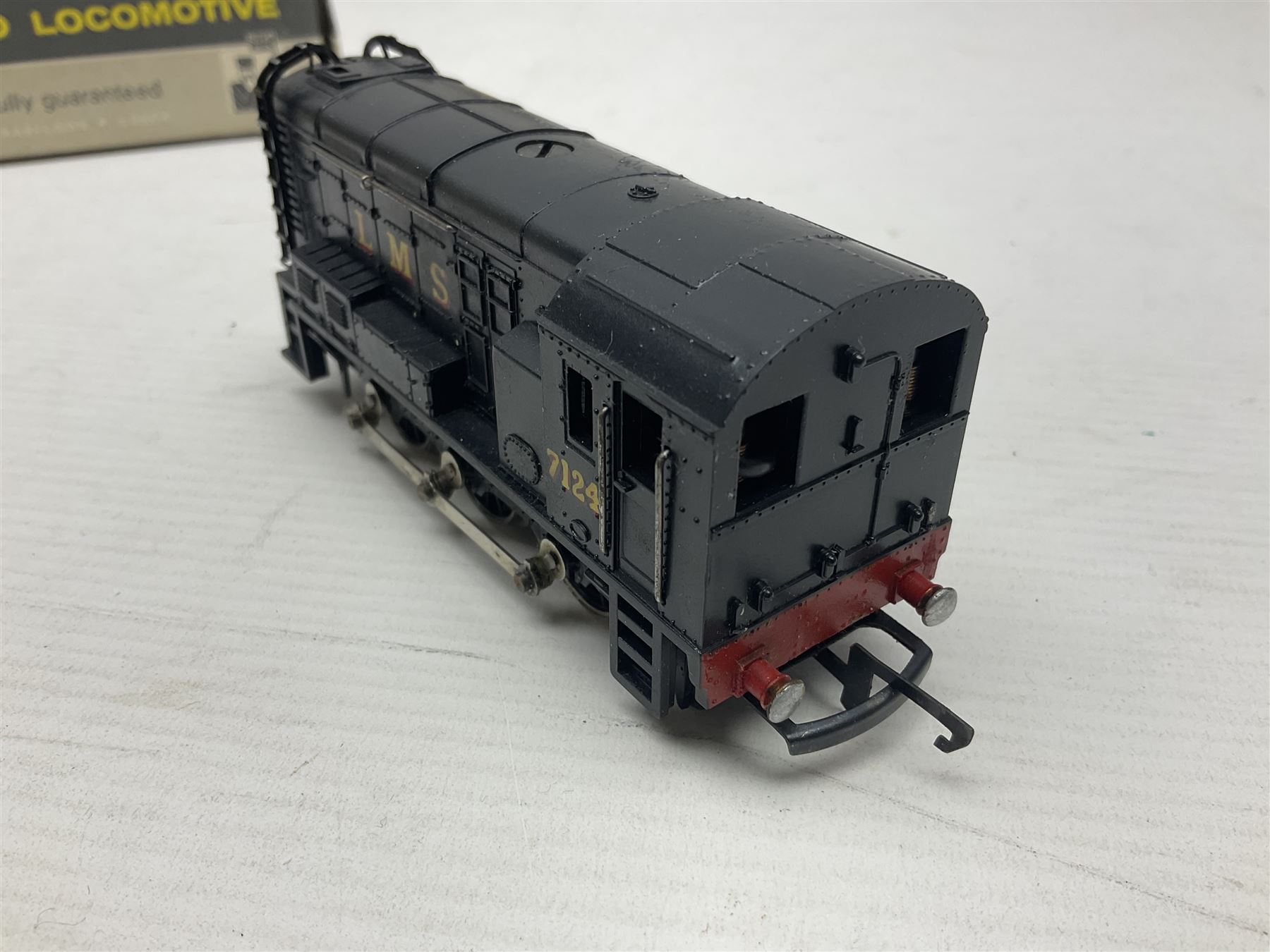 Wrenn '00' gauge - three Class 08 0-6-0 Diesel Shunting locomotives - No.7124 in LMS Black; No.D3464 - Image 9 of 15