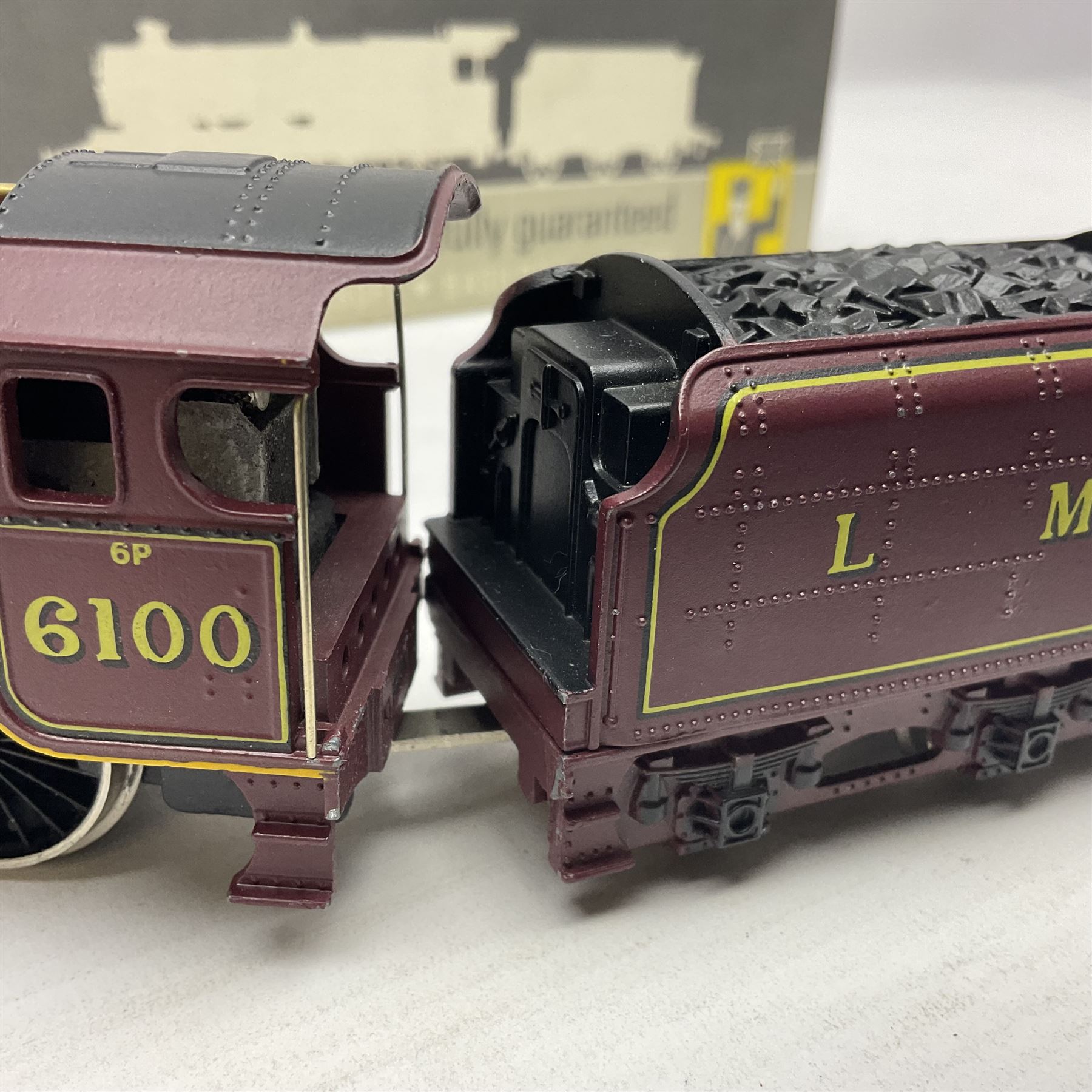 Wrenn '00' gauge - Class 6P (Royal Scot) 4-6-0 locomotive 'Royal Scot' No.6100 in LMS Maroon; smoke - Image 8 of 17