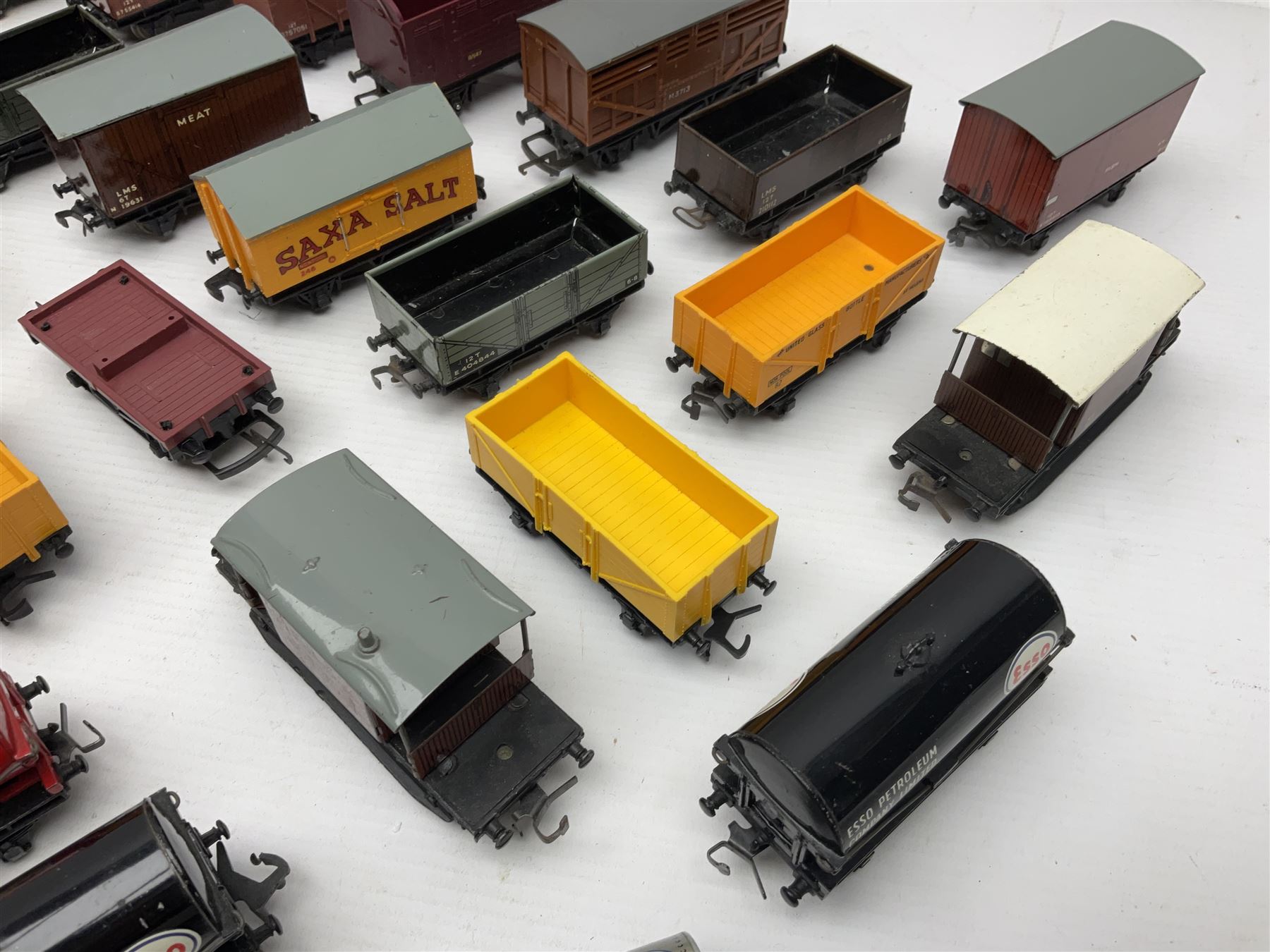 Hornby Dublo - forty-three goods wagons including nine tank wagons (Esso - Image 4 of 14