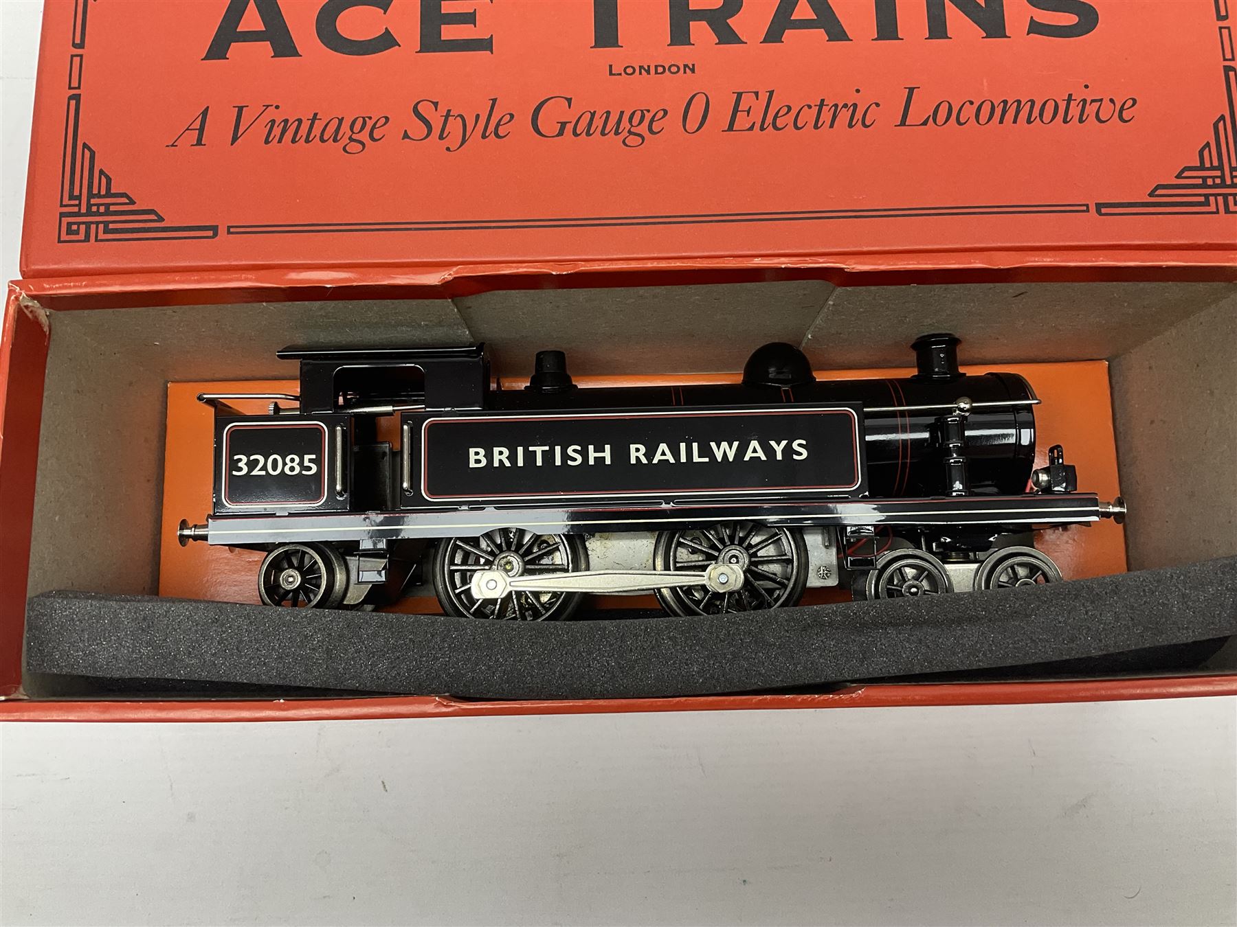 Ace Trains '0' gauge - E/2BR 4-4-4 tank locomotive No.32085 in BR black; boxed with original packagi - Image 6 of 17