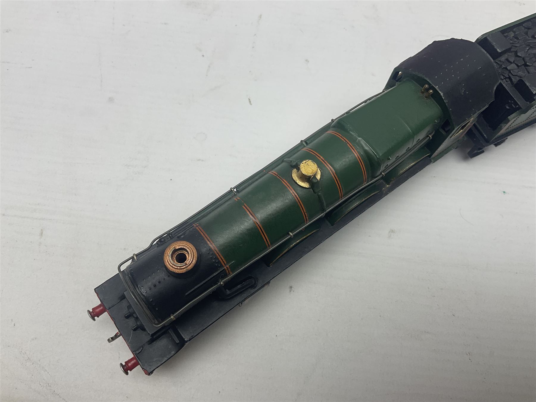 Hornby Dublo - 3-rail Castle Class 4-6-0 locomotive 'Ludlow Castle' No.5002 in lined BR green; in mo - Image 4 of 11