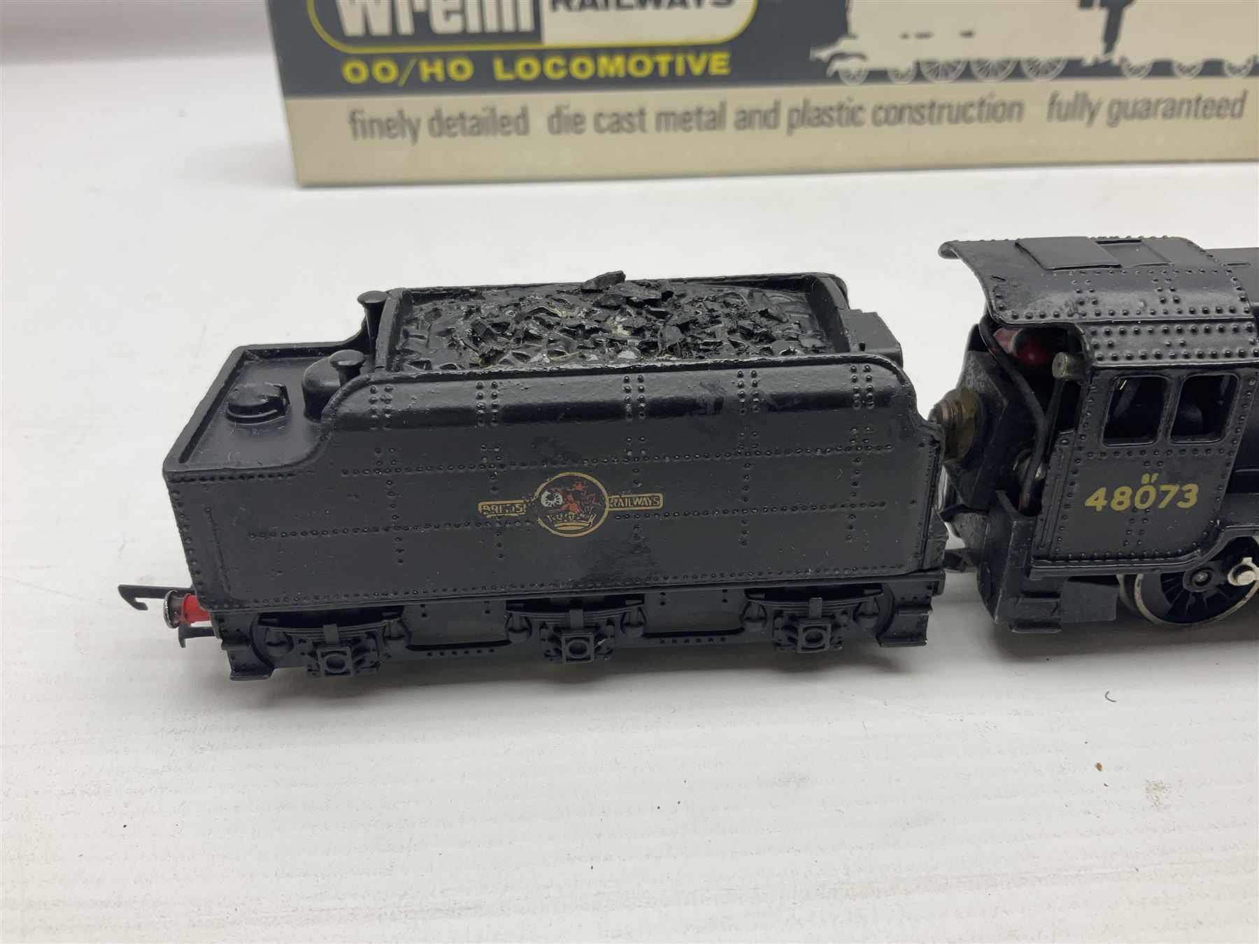 Wrenn '00' gauge - two Class 8F 2-8-0 locomotives - No.48073 in BR Plain Black; boxed; and No.8042 i - Image 18 of 21