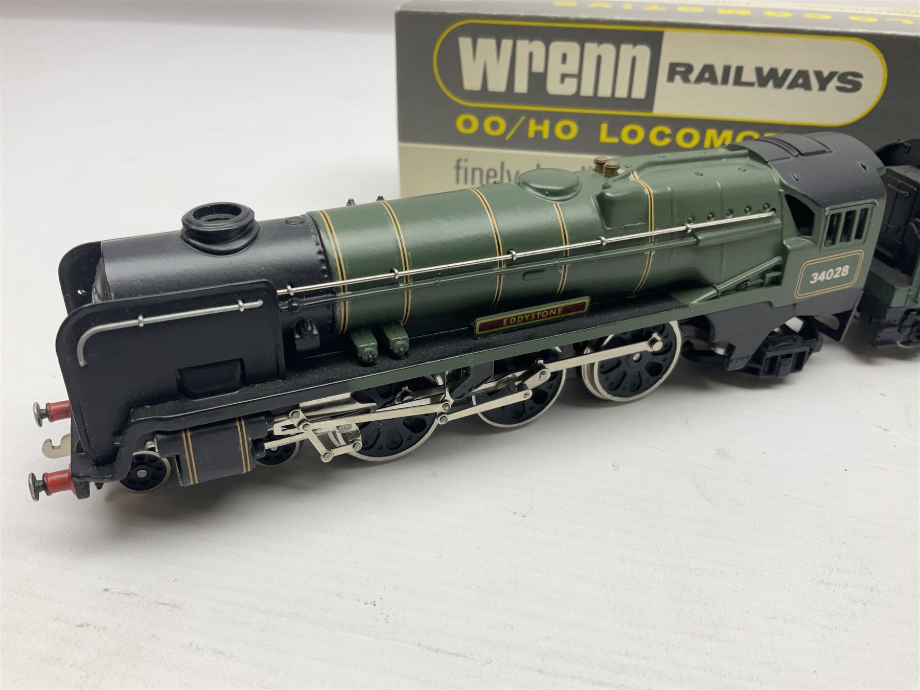 Wrenn '00' gauge - Rebuilt Bulleid Pacific 4-6-2 locomotive 'Eddystone' No.34028 in BR Green with ce - Image 7 of 14