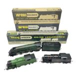Wrenn '00' gauge - two Class N2 0-6-2 tank locomotives - No..9522 in LNER Light Green in original bo