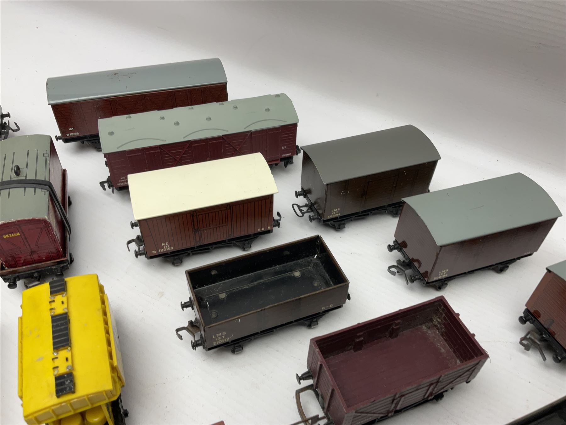 Hornby Dublo - forty-three goods wagons including nine tank wagons (Esso - Image 8 of 14