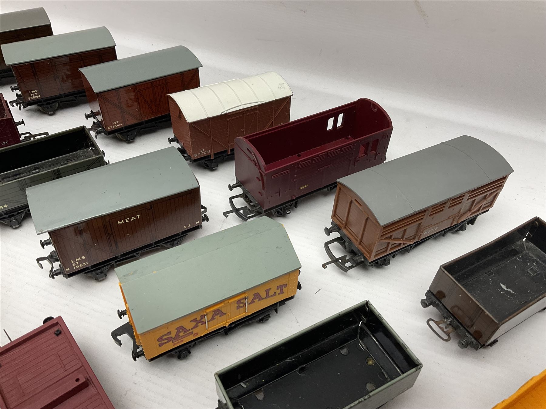 Hornby Dublo - forty-three goods wagons including nine tank wagons (Esso - Image 10 of 14
