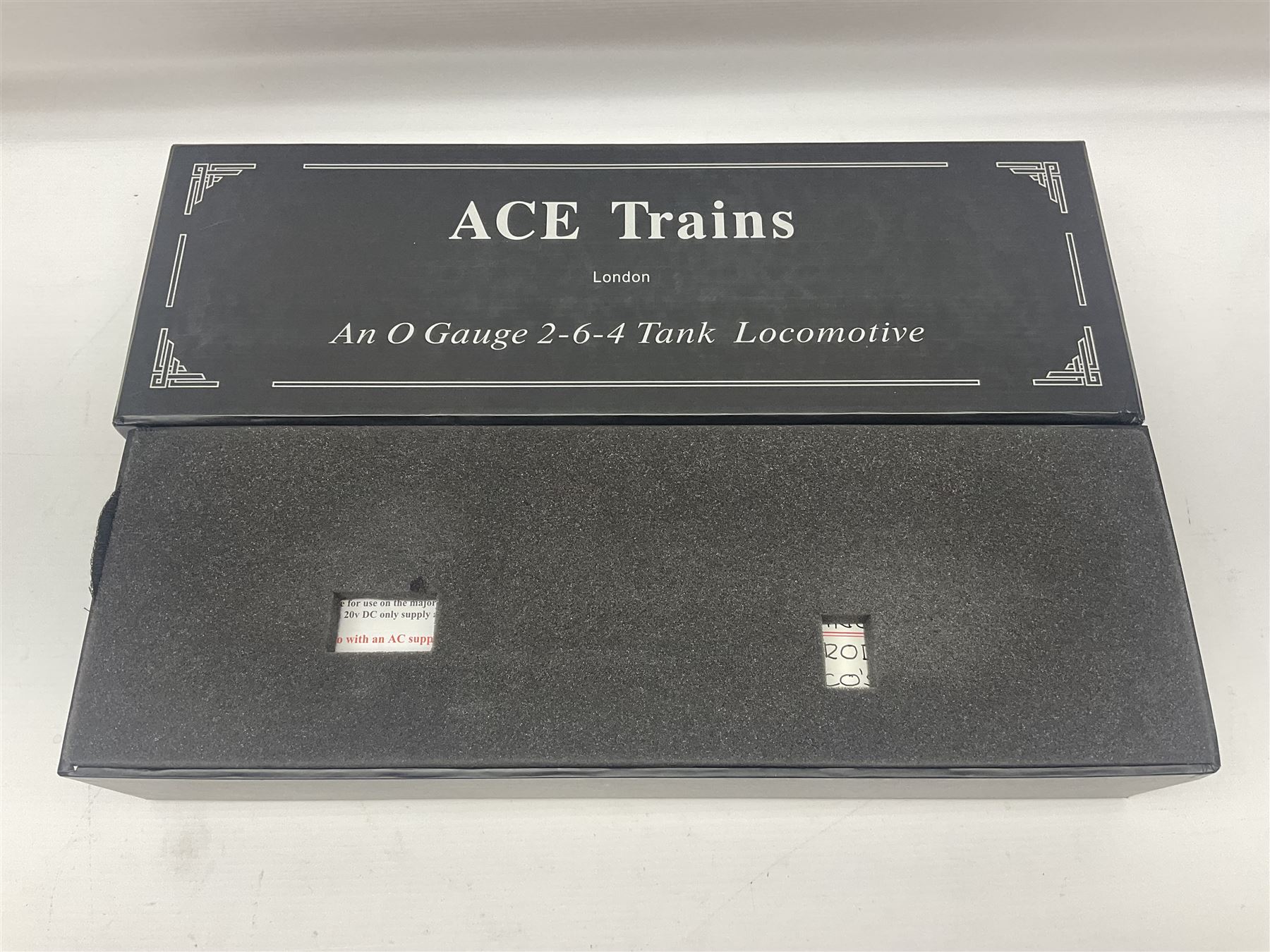 Ace Trains '0' gauge - limited edition E8 Stanier 2-6-4 tank locomotive No.42546 in late BR passenge - Image 4 of 19