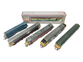 Hornby '00' gauge - Class 90 Electric locomotive with dummy pantograph No.90020 in BR Parcels red; C