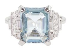 18ct white gold octagonal cut aquamarine ring