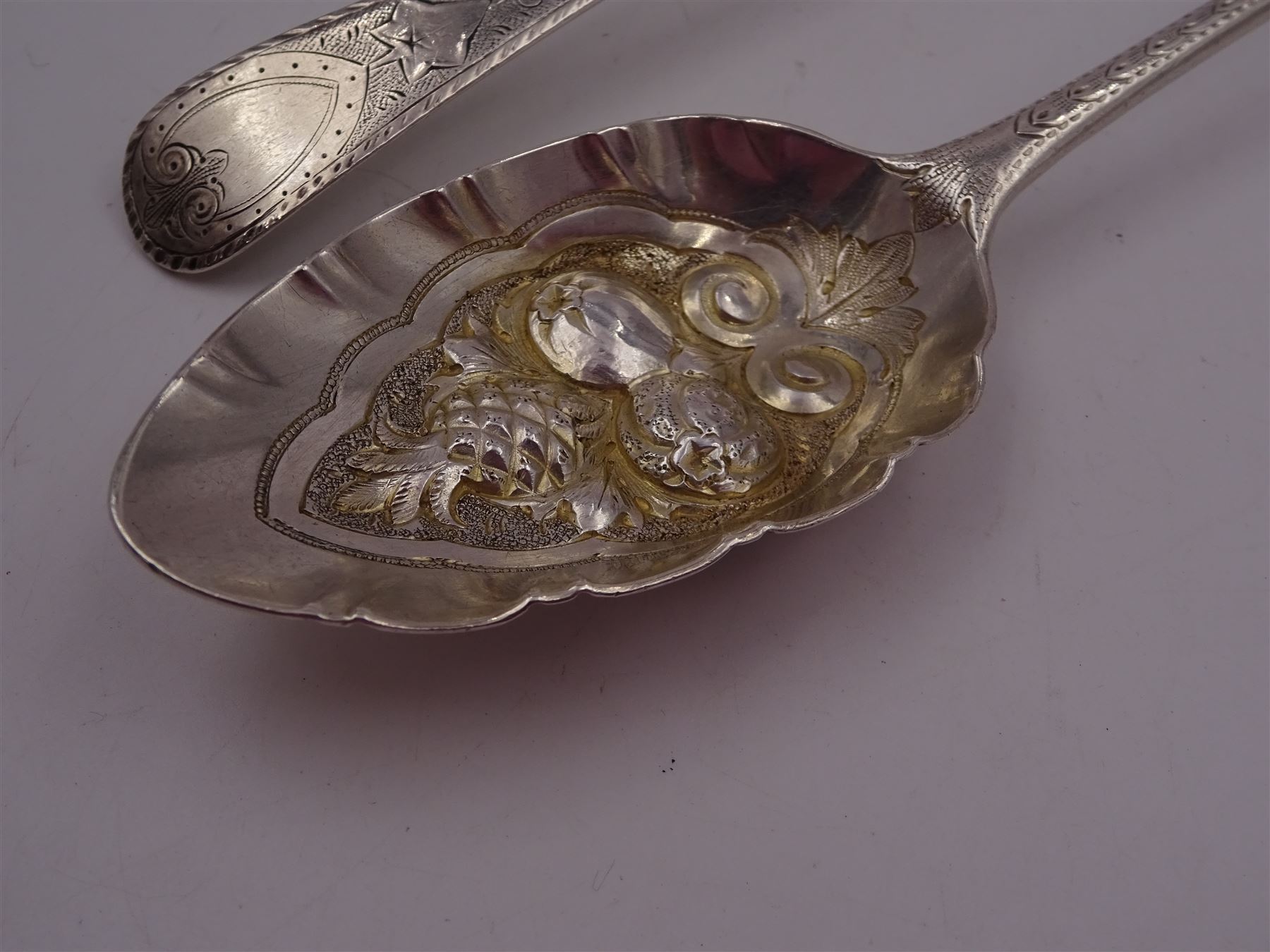 George IV silver fruit serving spoon - Image 2 of 8