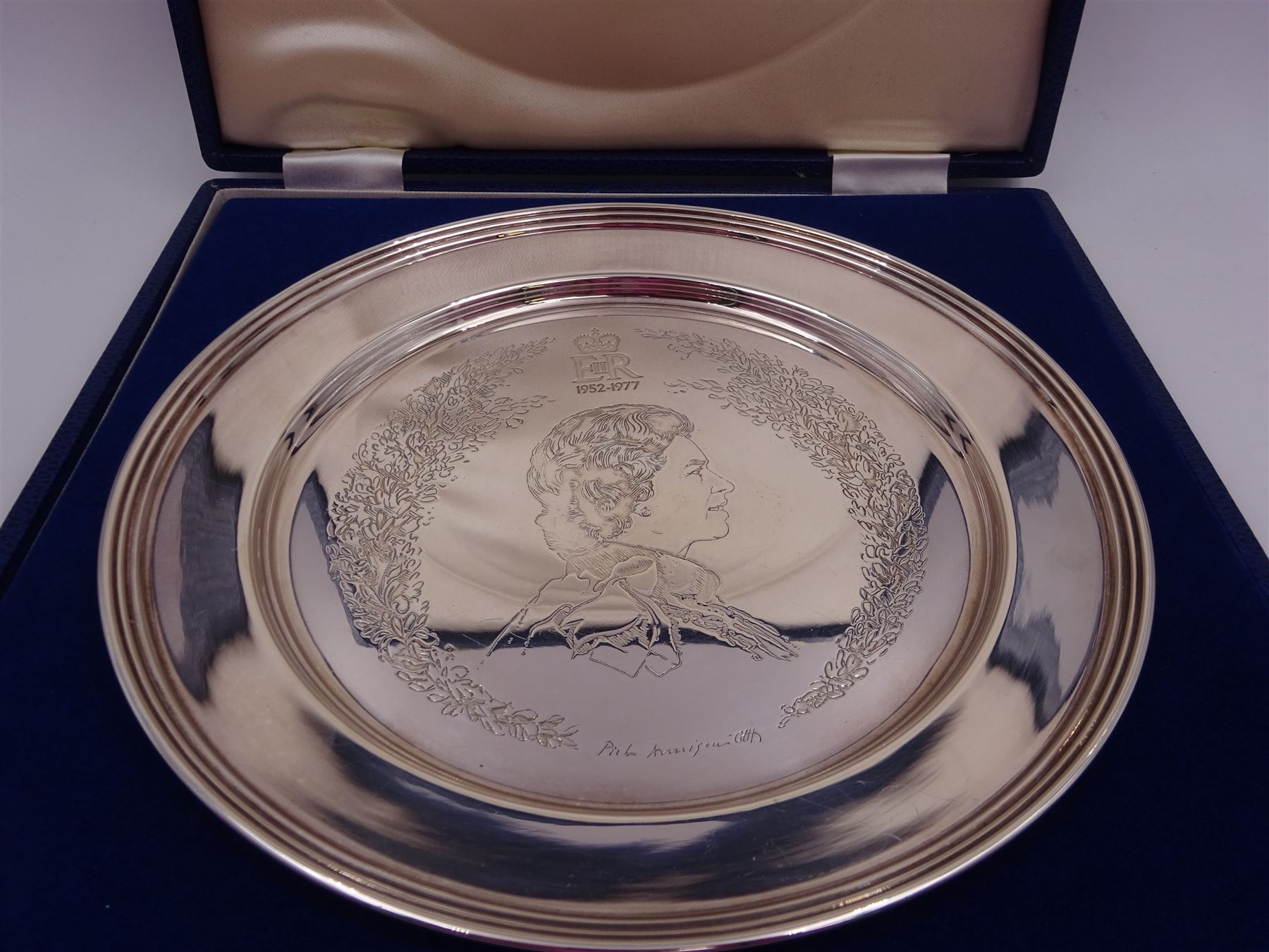 Modern limited edition silver plate - Image 3 of 8