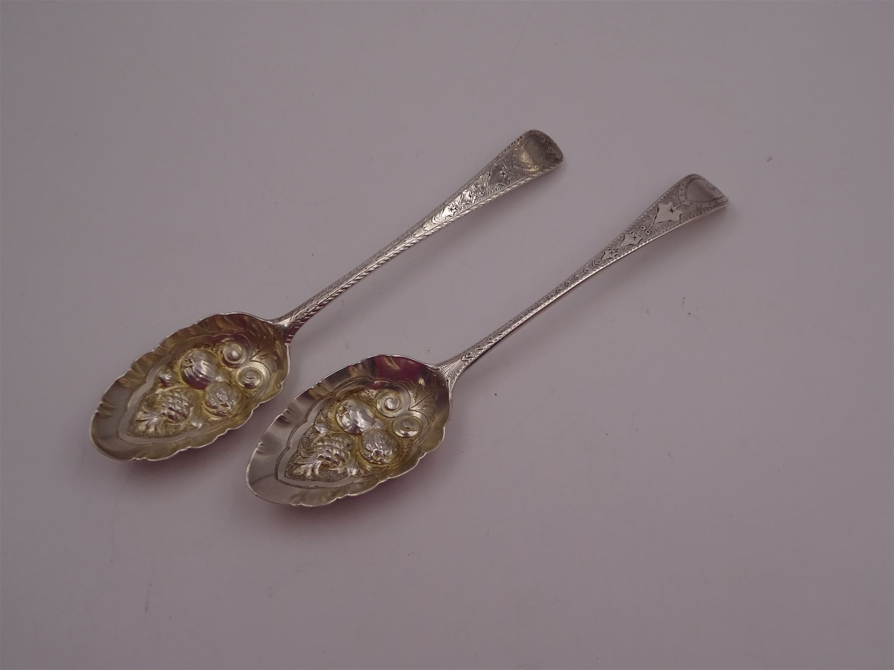 George IV silver fruit serving spoon - Image 3 of 8