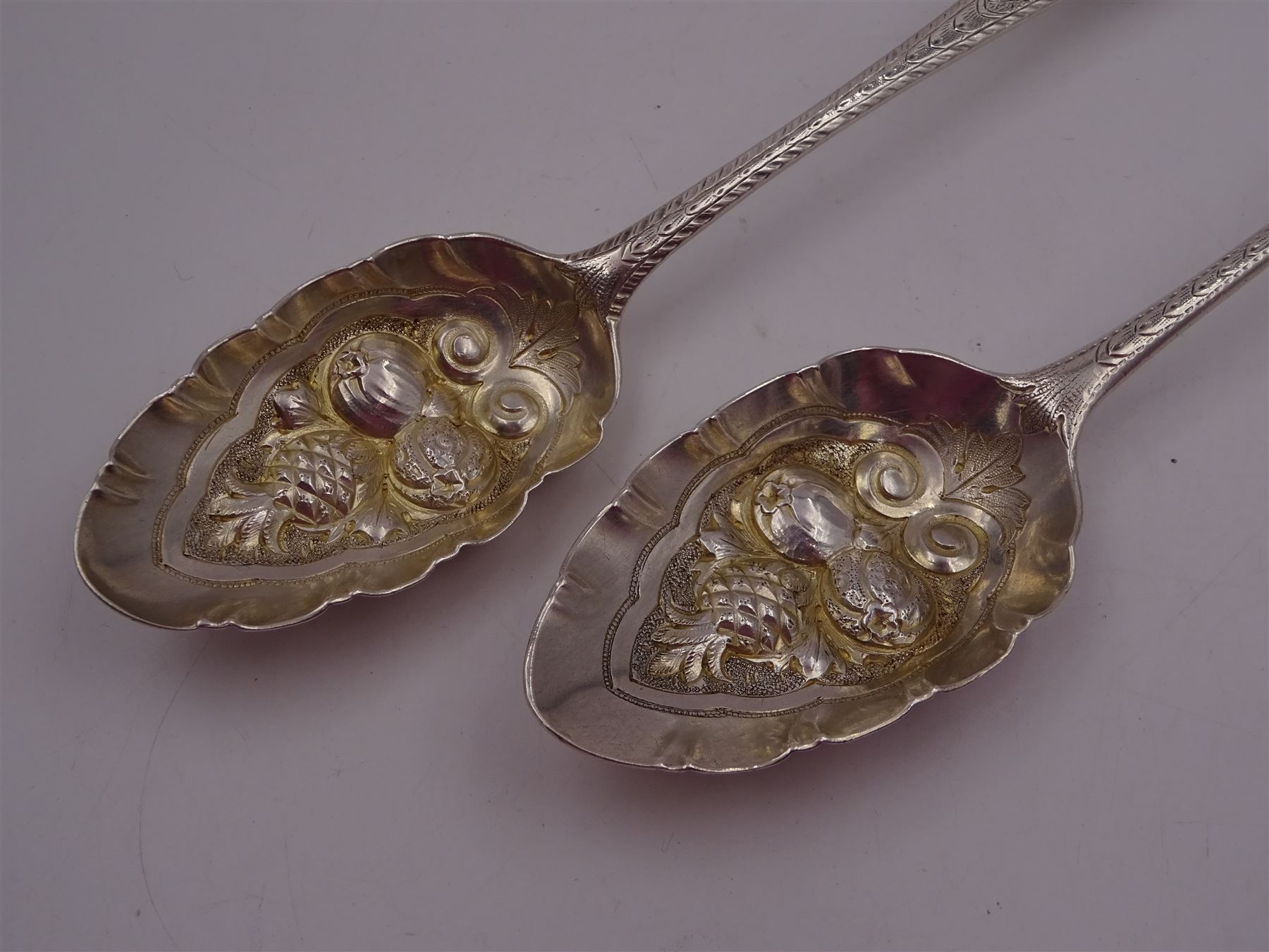 George IV silver fruit serving spoon - Image 5 of 8