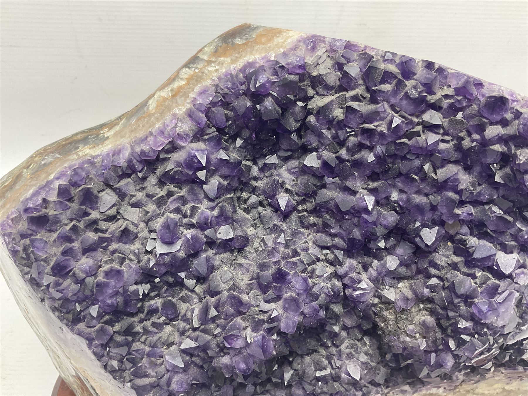 Large amethyst crystal geode cluster - Image 3 of 12