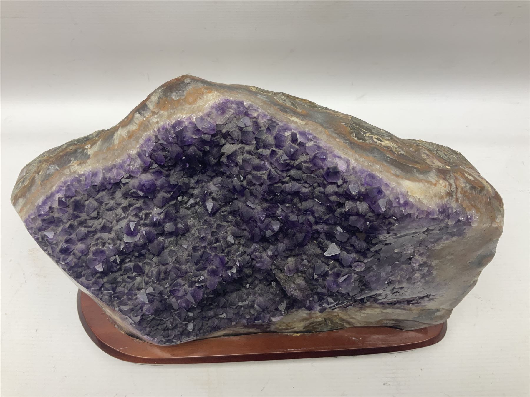 Large amethyst crystal geode cluster - Image 2 of 12