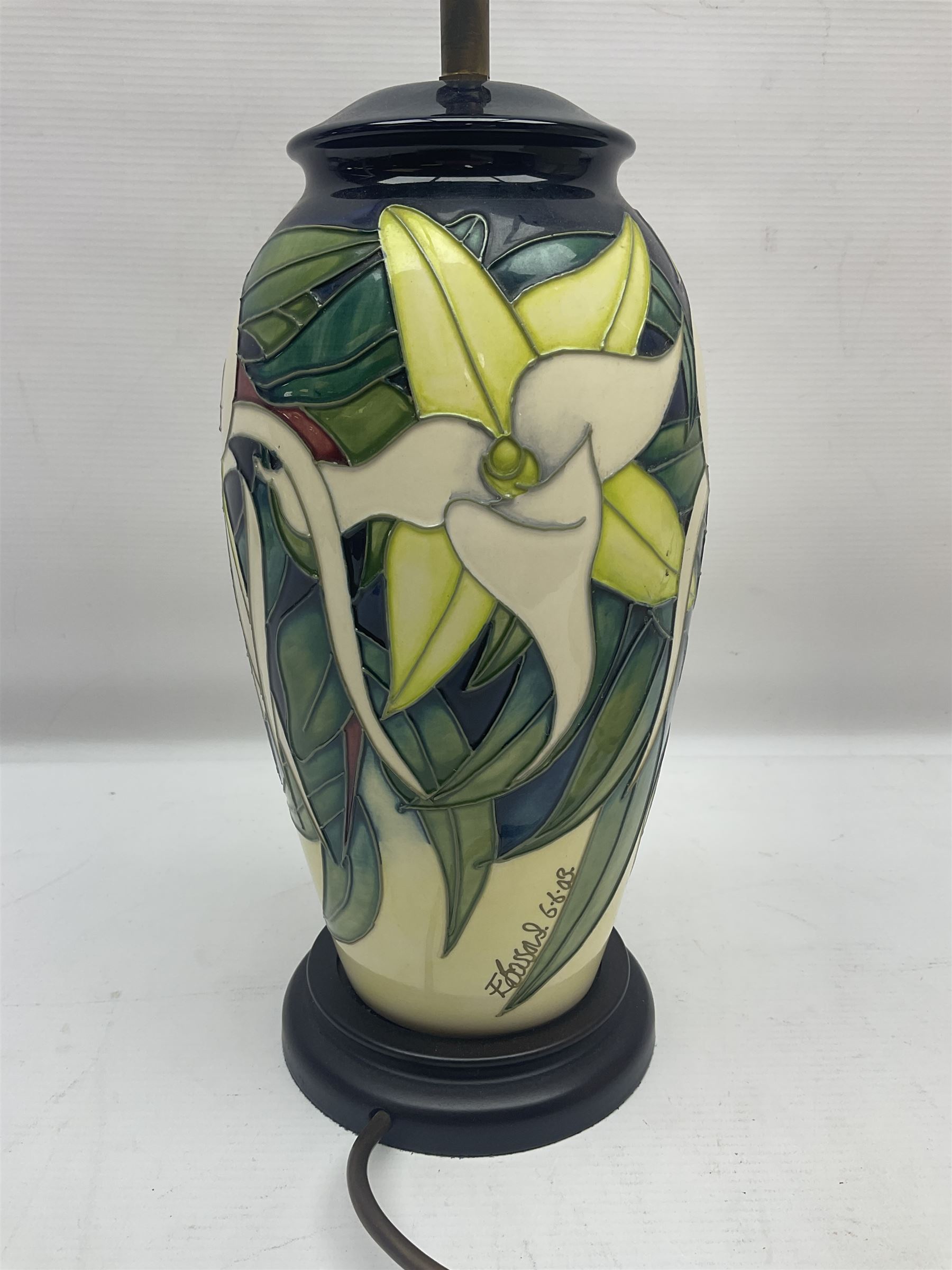 Moorcroft table lamp - Image 8 of 11