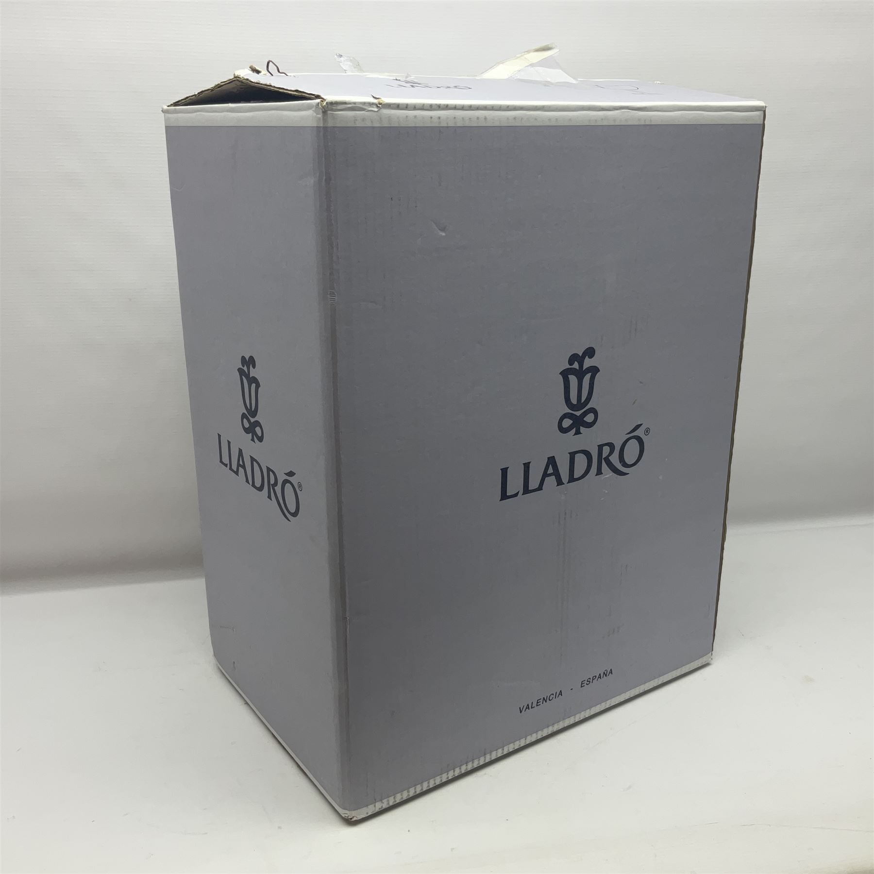 Lladro figure group - Image 2 of 15