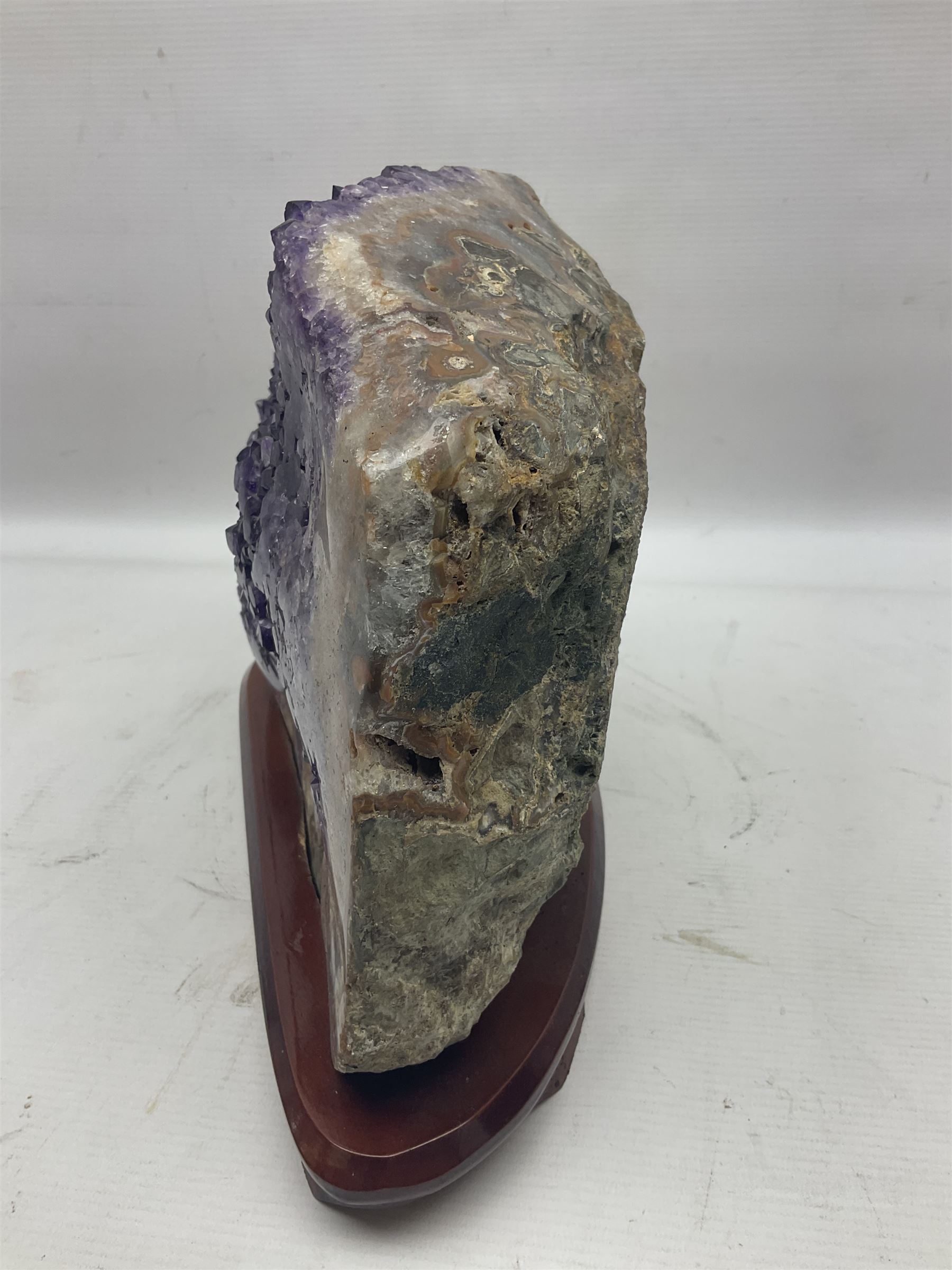 Large amethyst crystal geode cluster - Image 10 of 12