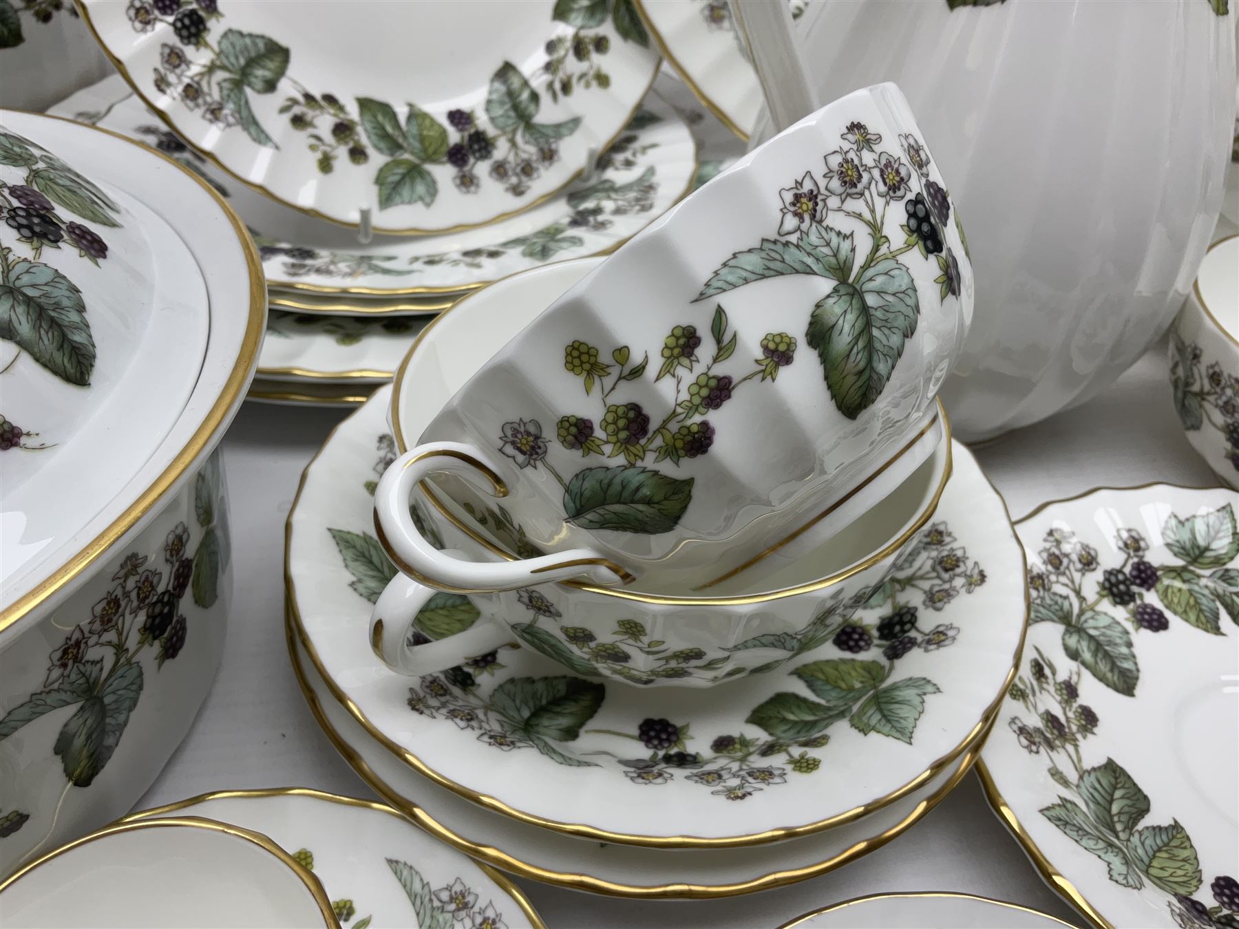 Royal Worcester Lavinia pattern dinner and tea wares comprising coffee pot - Image 5 of 18
