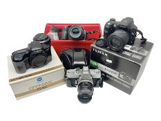 Minolta Dynax 5xi camera body serial no 17222646 with 'AF Zoom Xi 28-80mm 1:4(22)-56' lens serial no