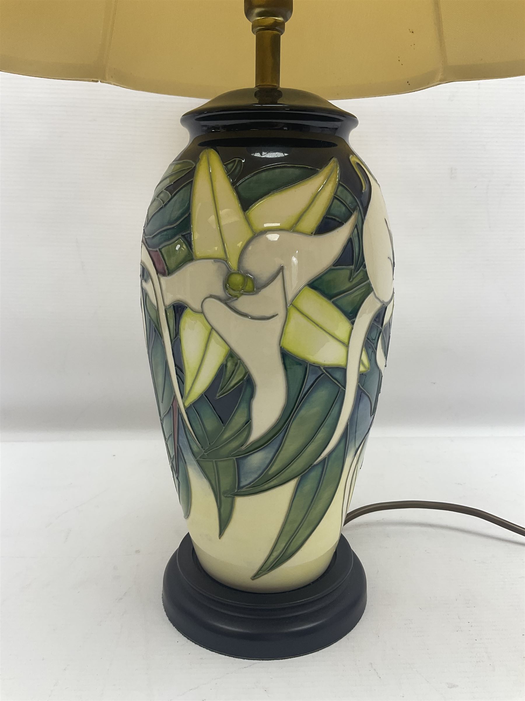 Moorcroft table lamp - Image 2 of 11