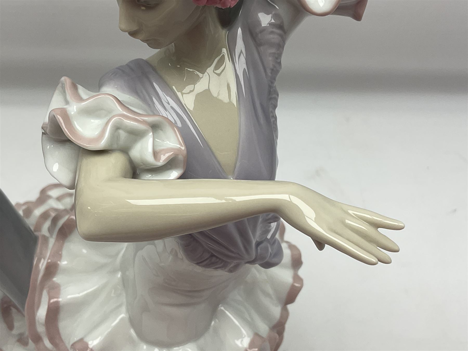 Lladro figure group - Image 5 of 15