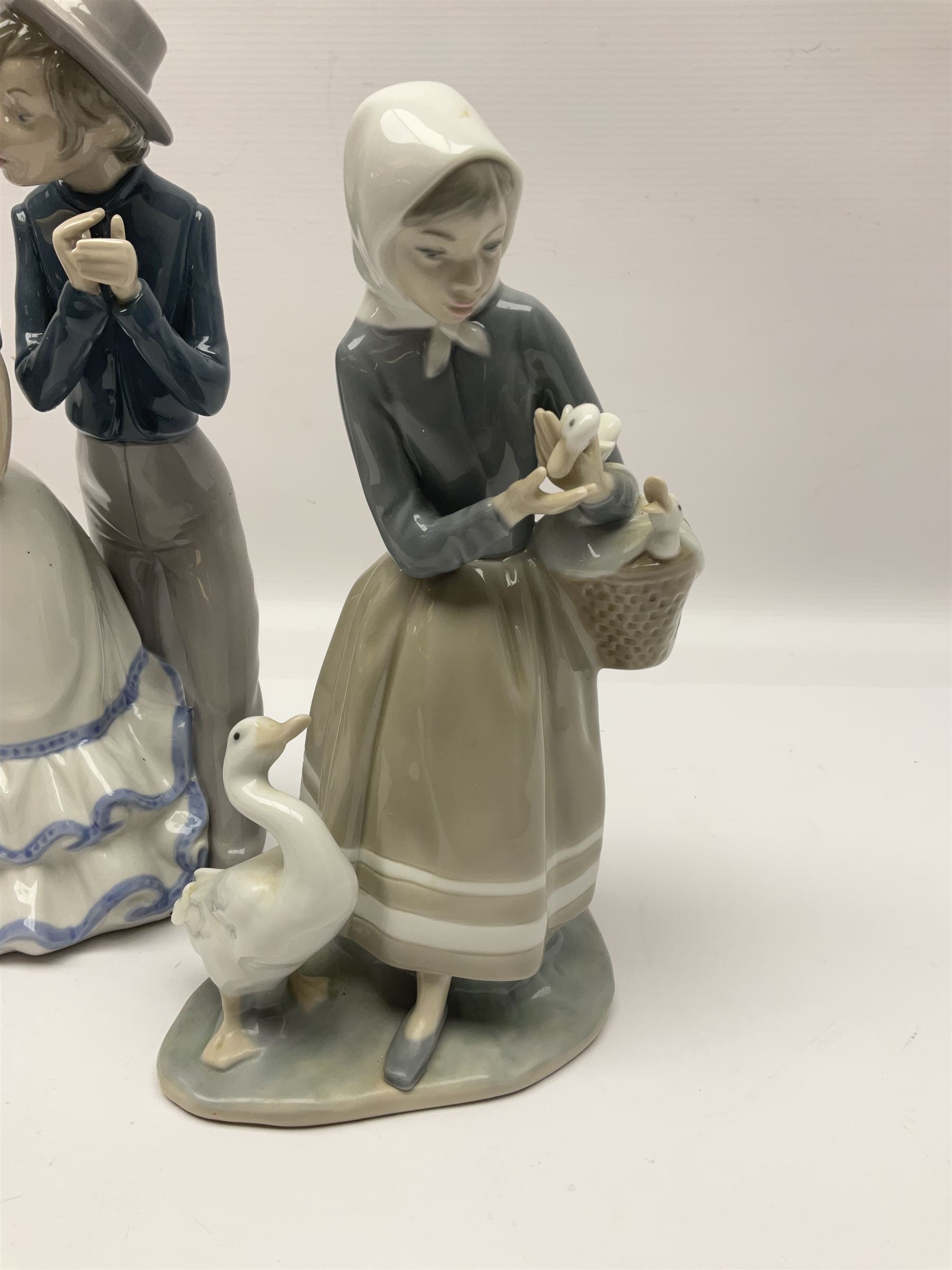 Five Lladro figures - Image 9 of 16