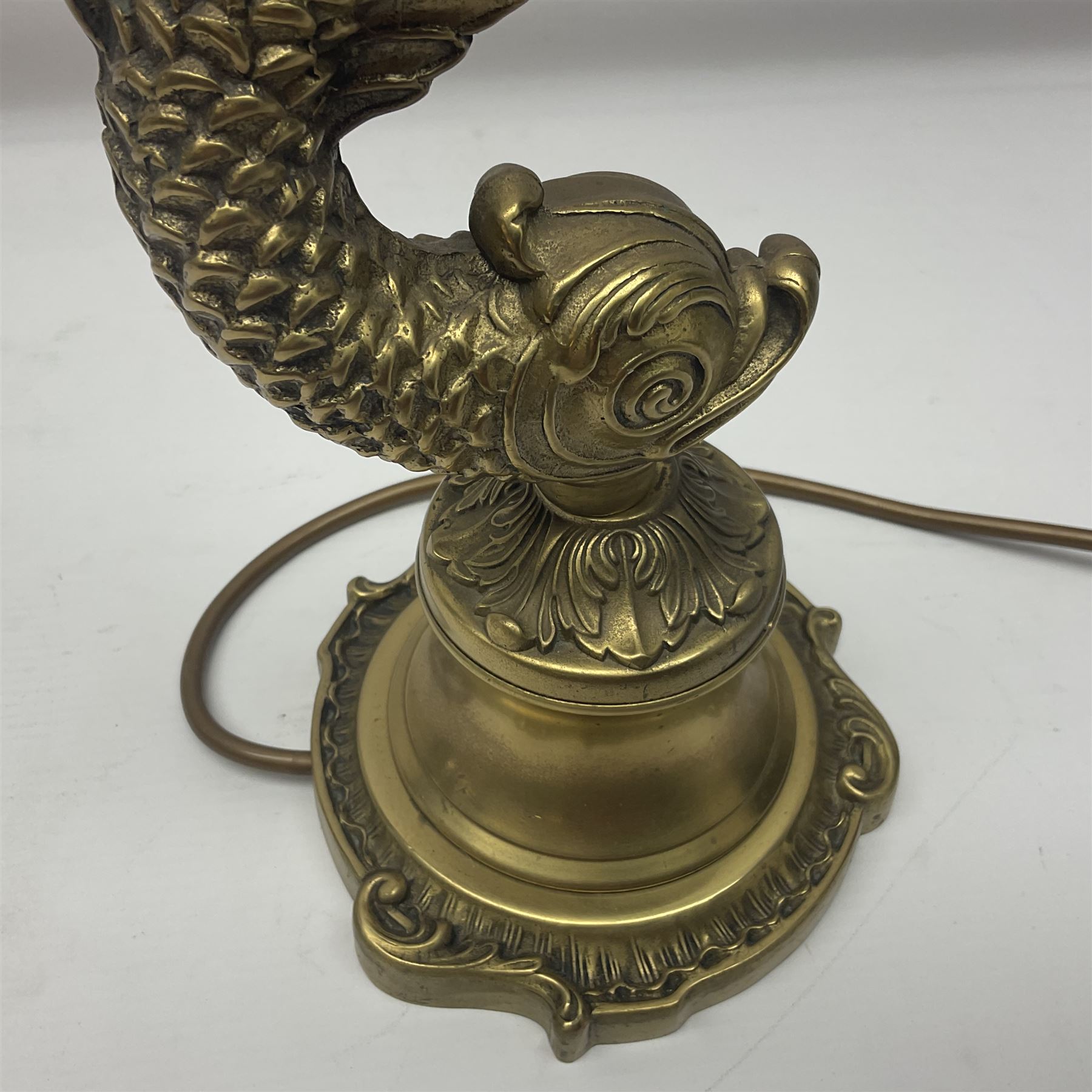 Gilt metal table lamp - Image 8 of 10