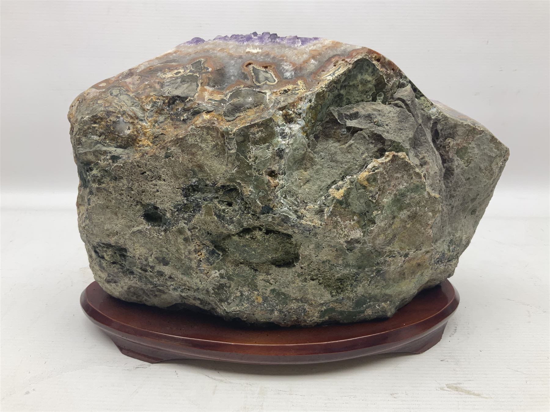 Large amethyst crystal geode cluster - Image 7 of 12