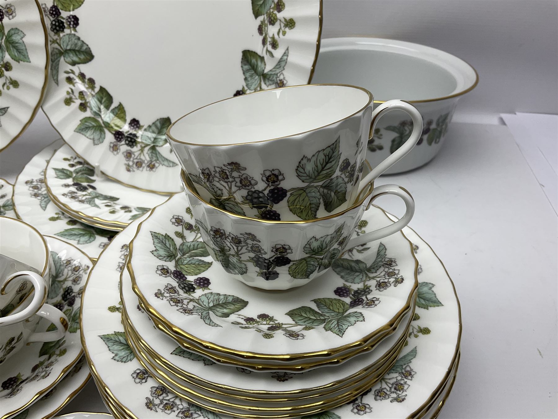 Royal Worcester Lavinia pattern dinner and tea wares comprising coffee pot - Image 9 of 18