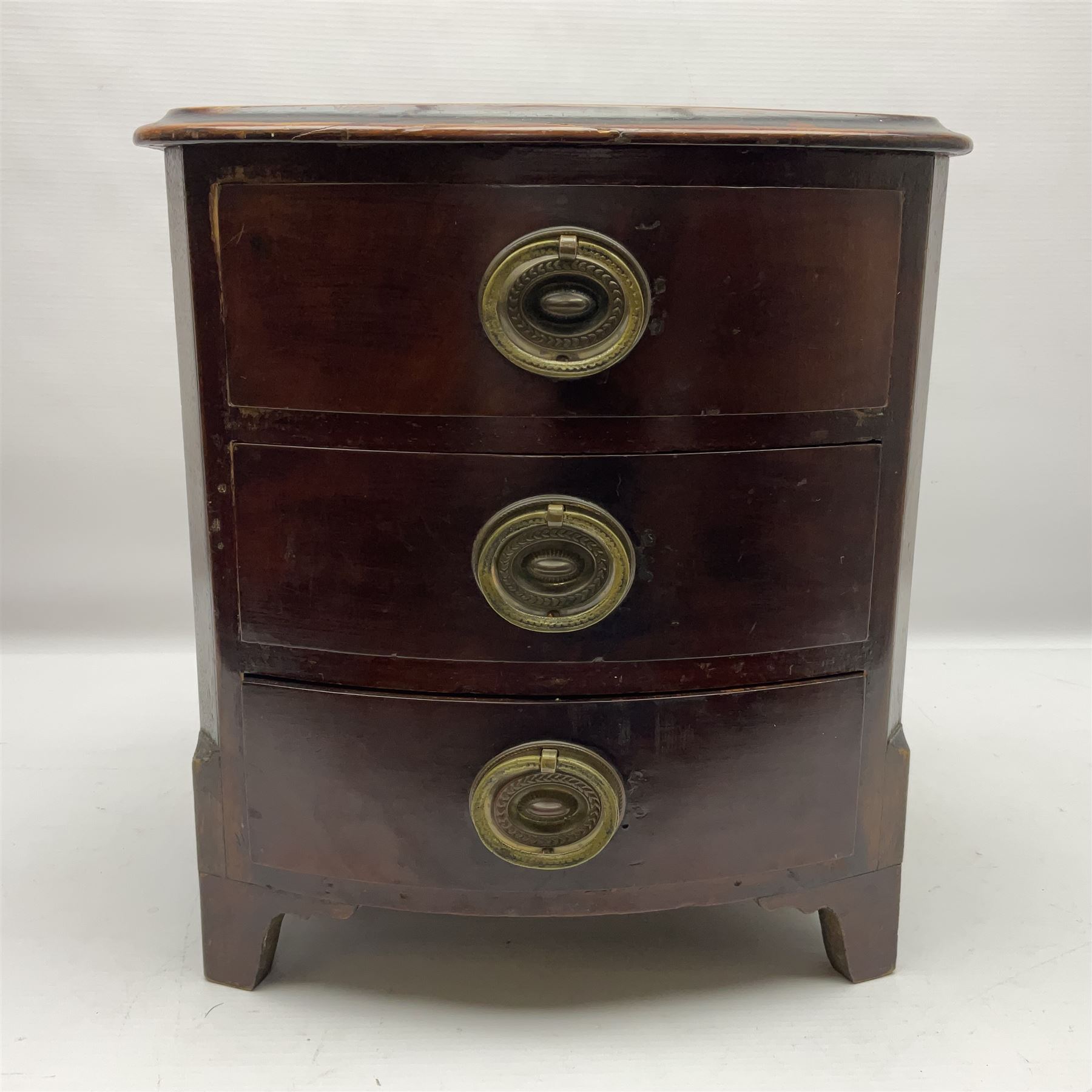 Table top stained wood three drawer chest - Image 2 of 12