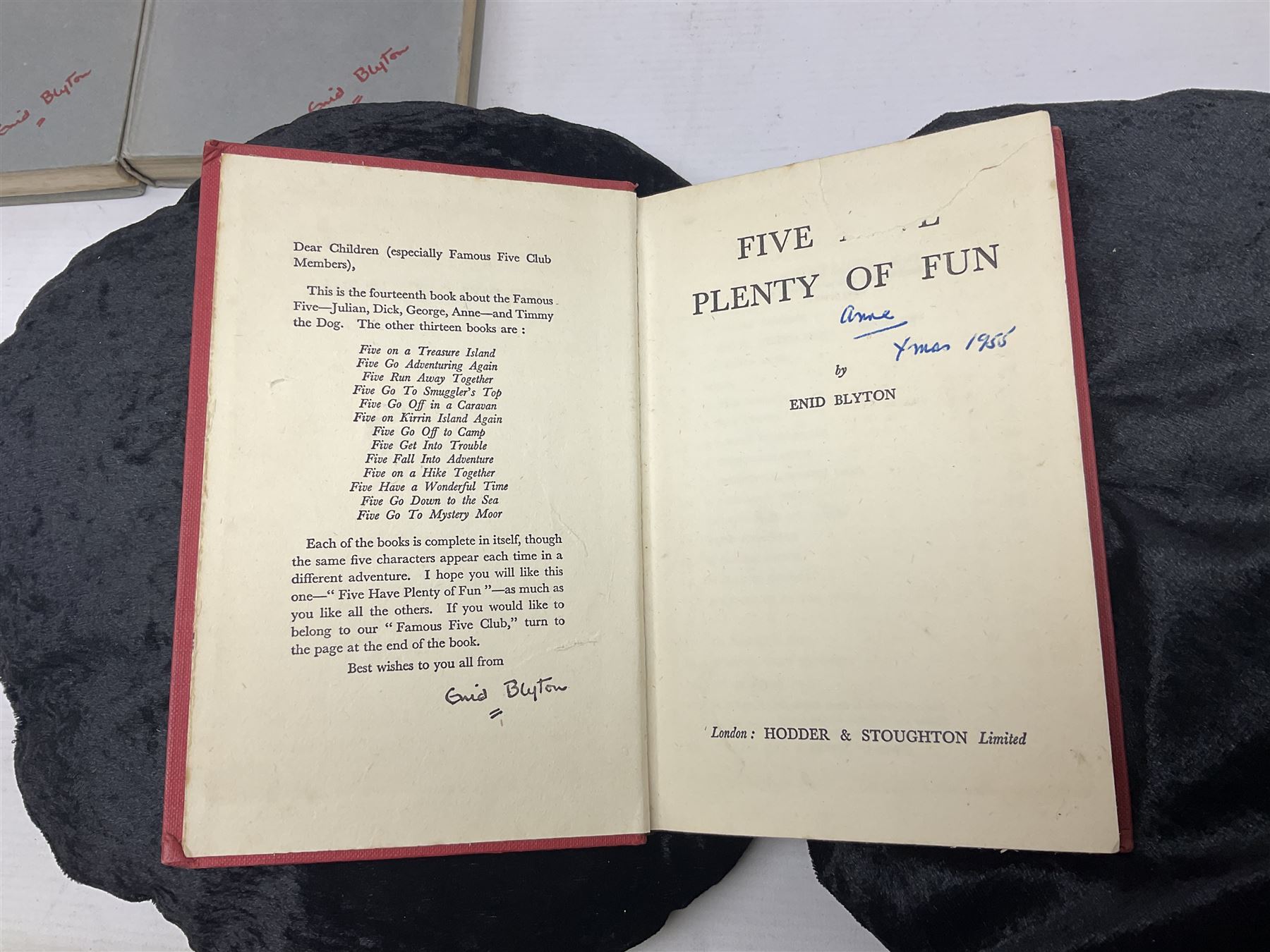 Enid Blyton; Famous five twenty volumes - Image 15 of 17