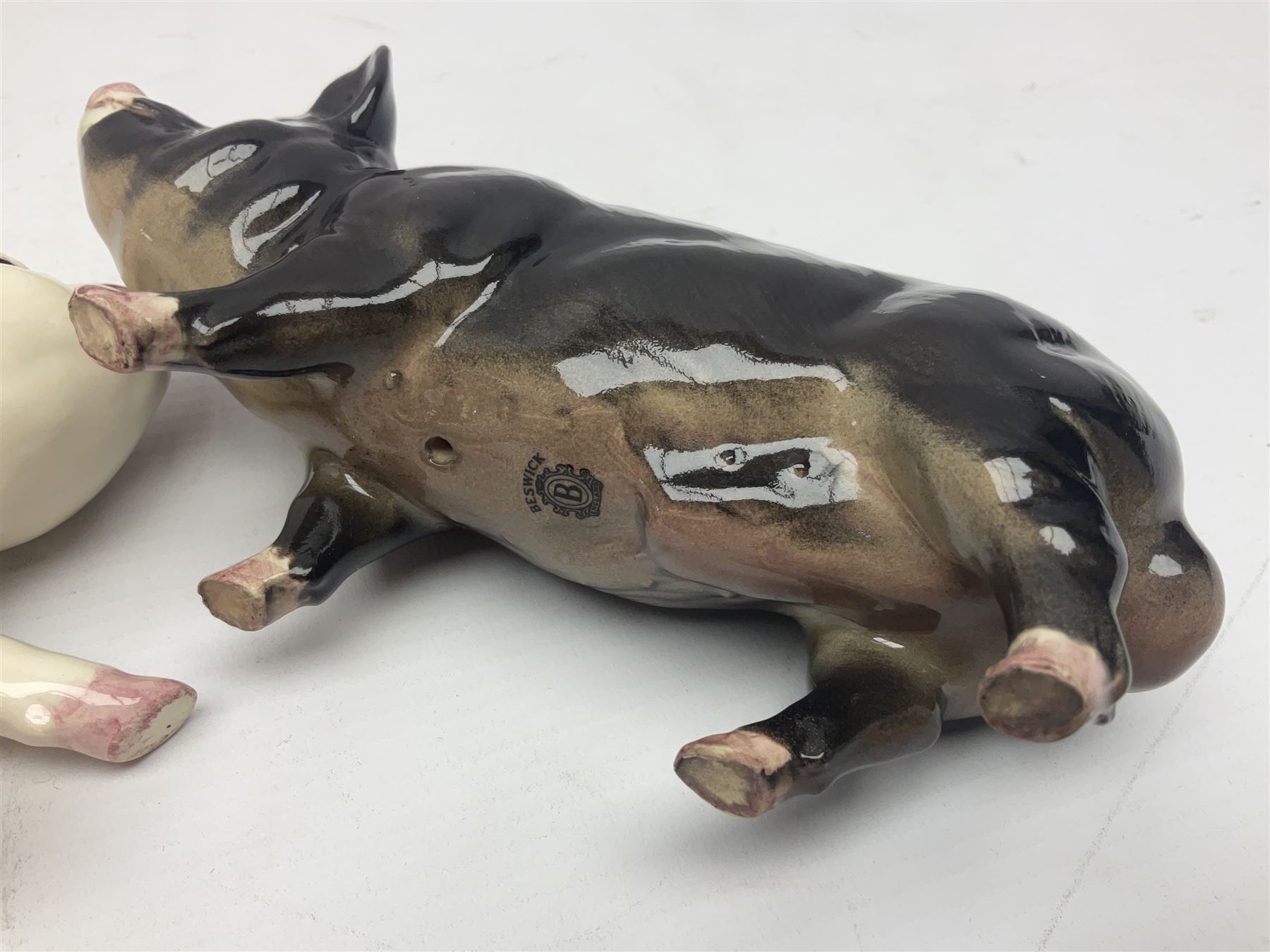 Two beswick rare breed pigs - Image 4 of 5