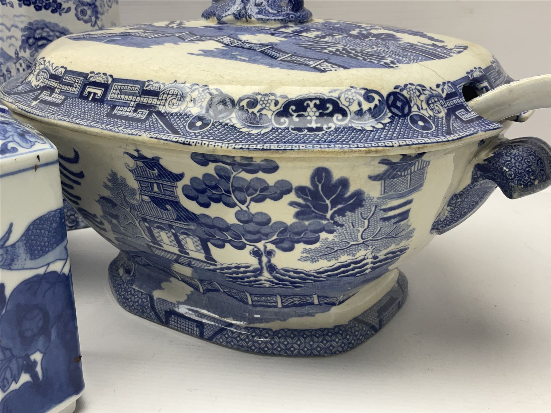 Large blue and white twin handled tureen with cover - Image 7 of 10