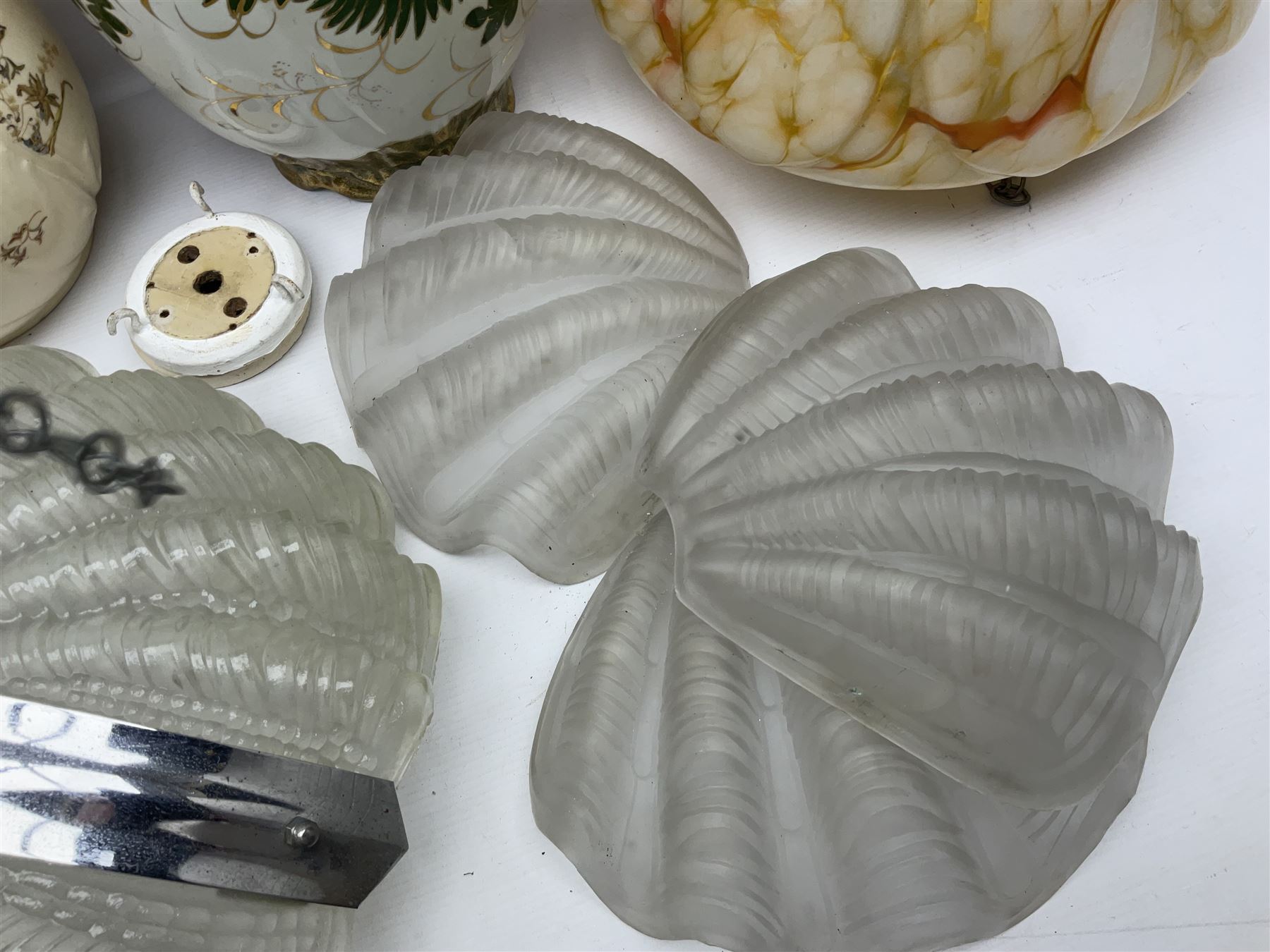 Two Art Deco mottled glass fly catcher ceiling light shades - Image 3 of 14