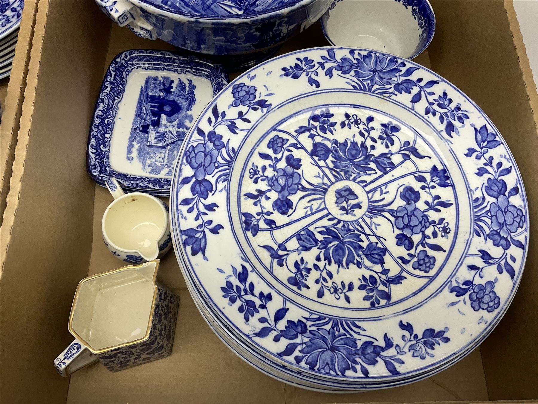 Collection of blue and white ceramics - Image 7 of 8