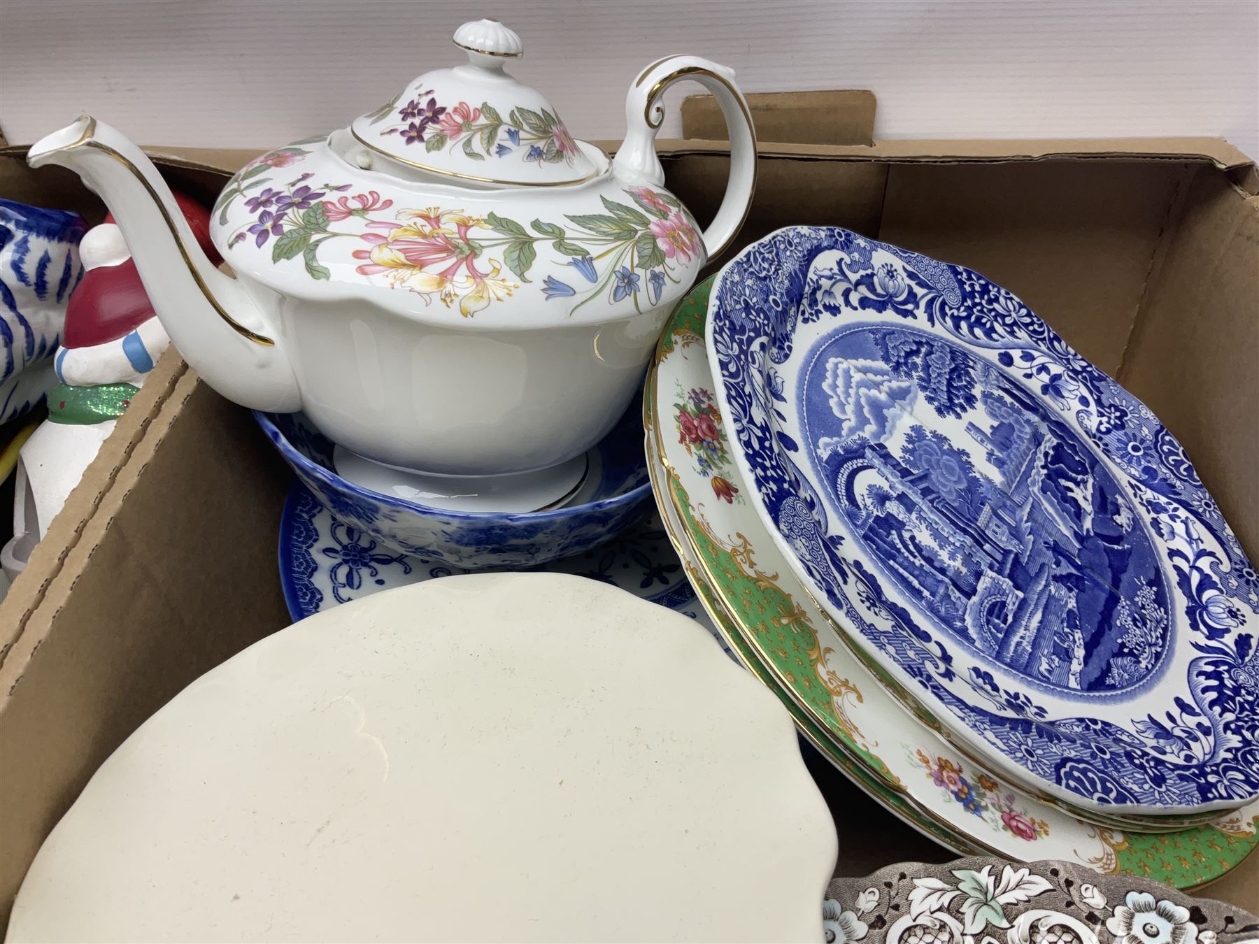 Collection of ceramics including Paragon Rockingham pattern jug and plates - Image 8 of 10