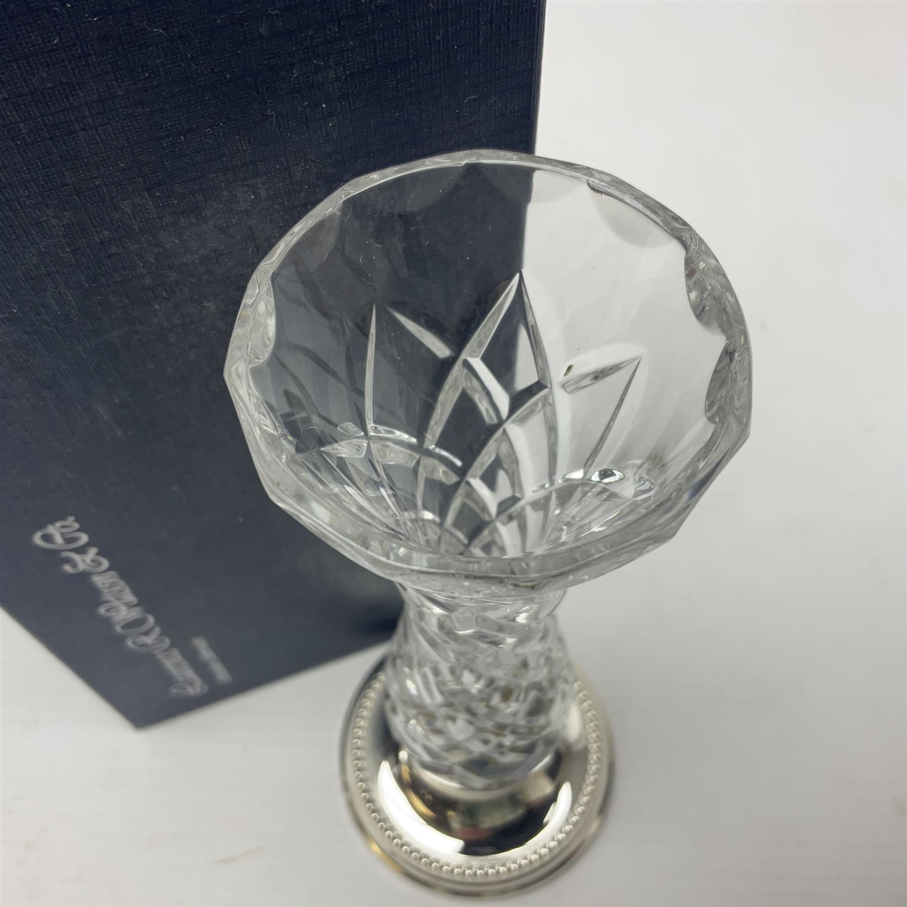 Modern silver mounted cut crystal vase - Image 3 of 5