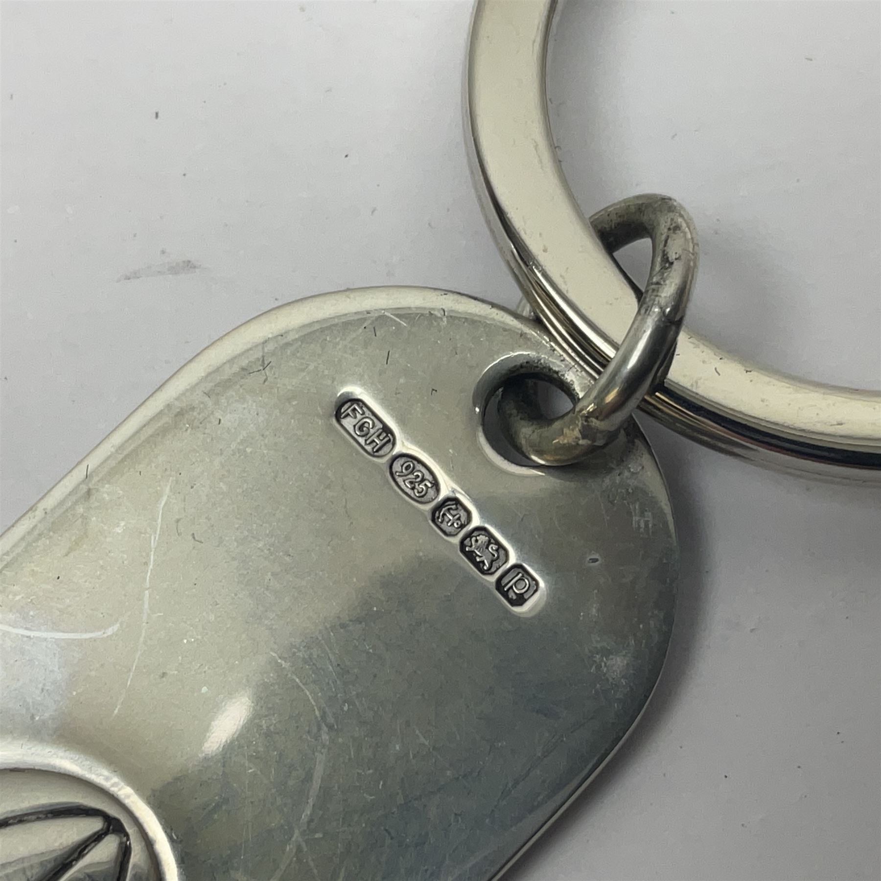 Silver rugby keyring - Image 2 of 4