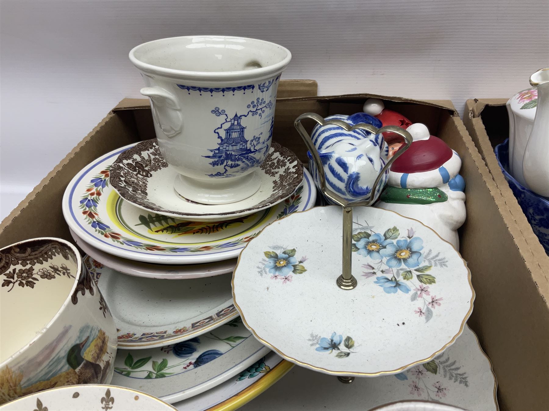 Collection of ceramics including Paragon Rockingham pattern jug and plates - Image 3 of 10