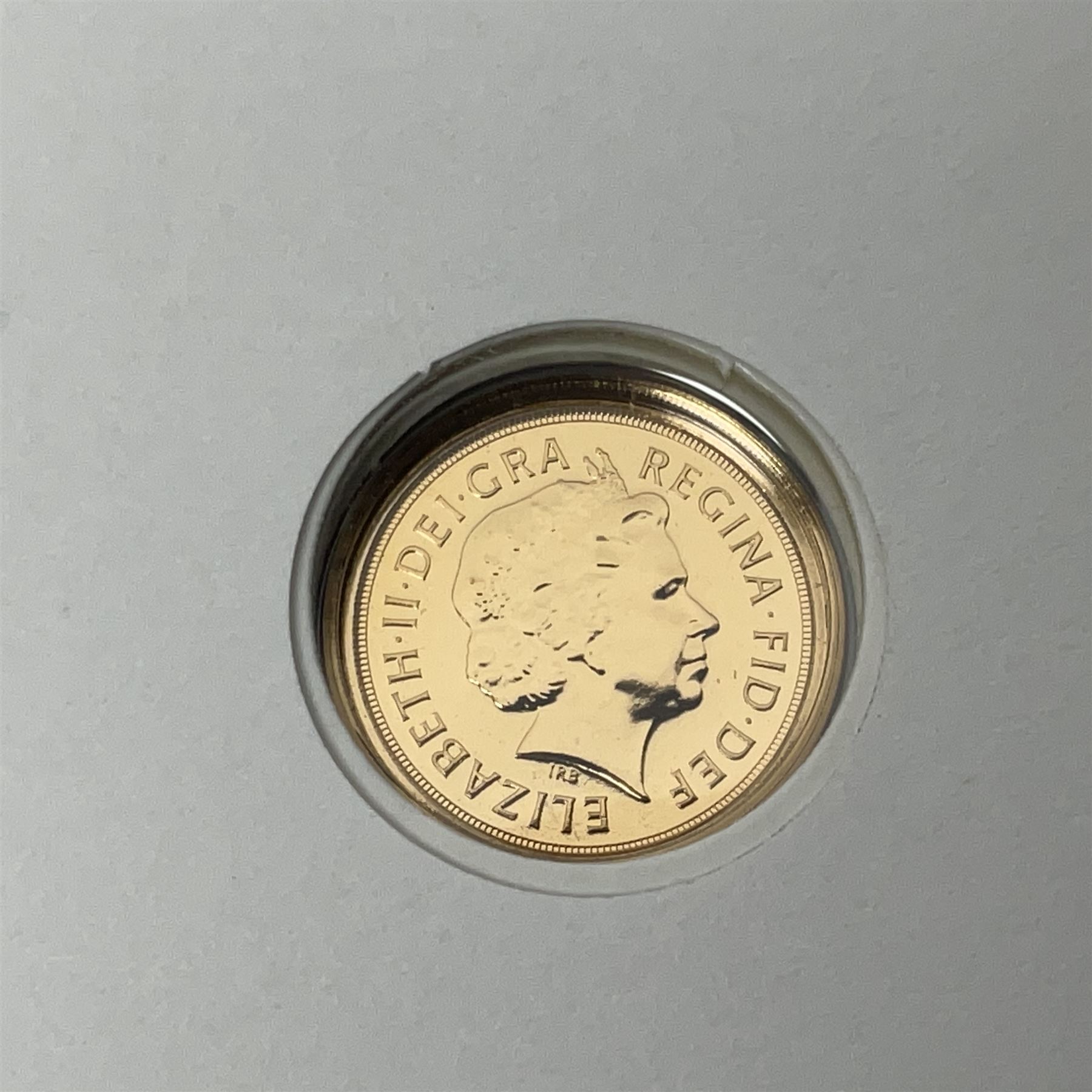 Queen Elizabeth II 2009 gold quarter sovereign coin - Image 4 of 6