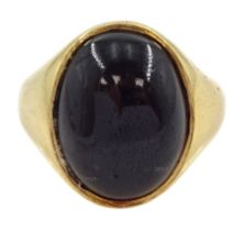 Early - mid 20th century 18ct gold single stone cabochon garnet ring